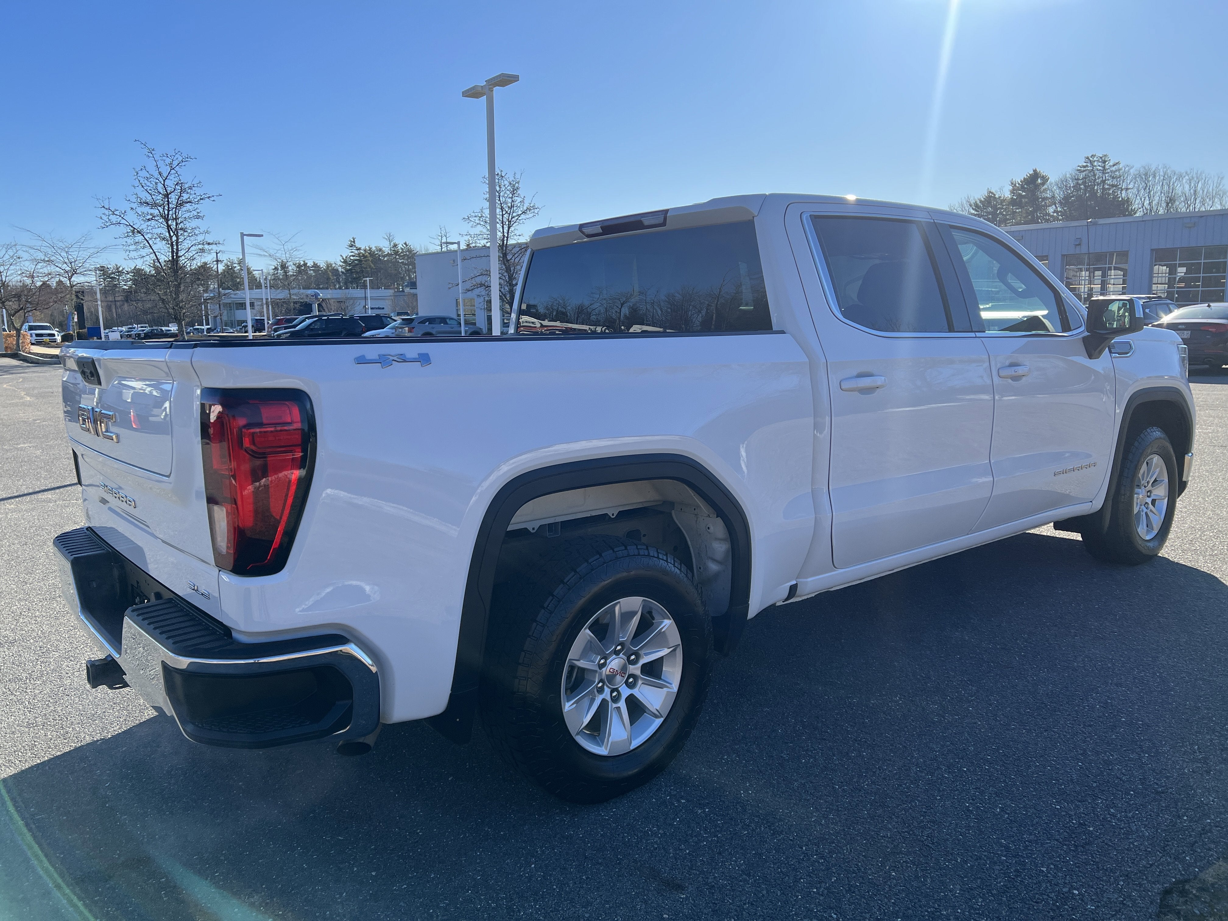 2024 GMC Sierra 1500 SLE