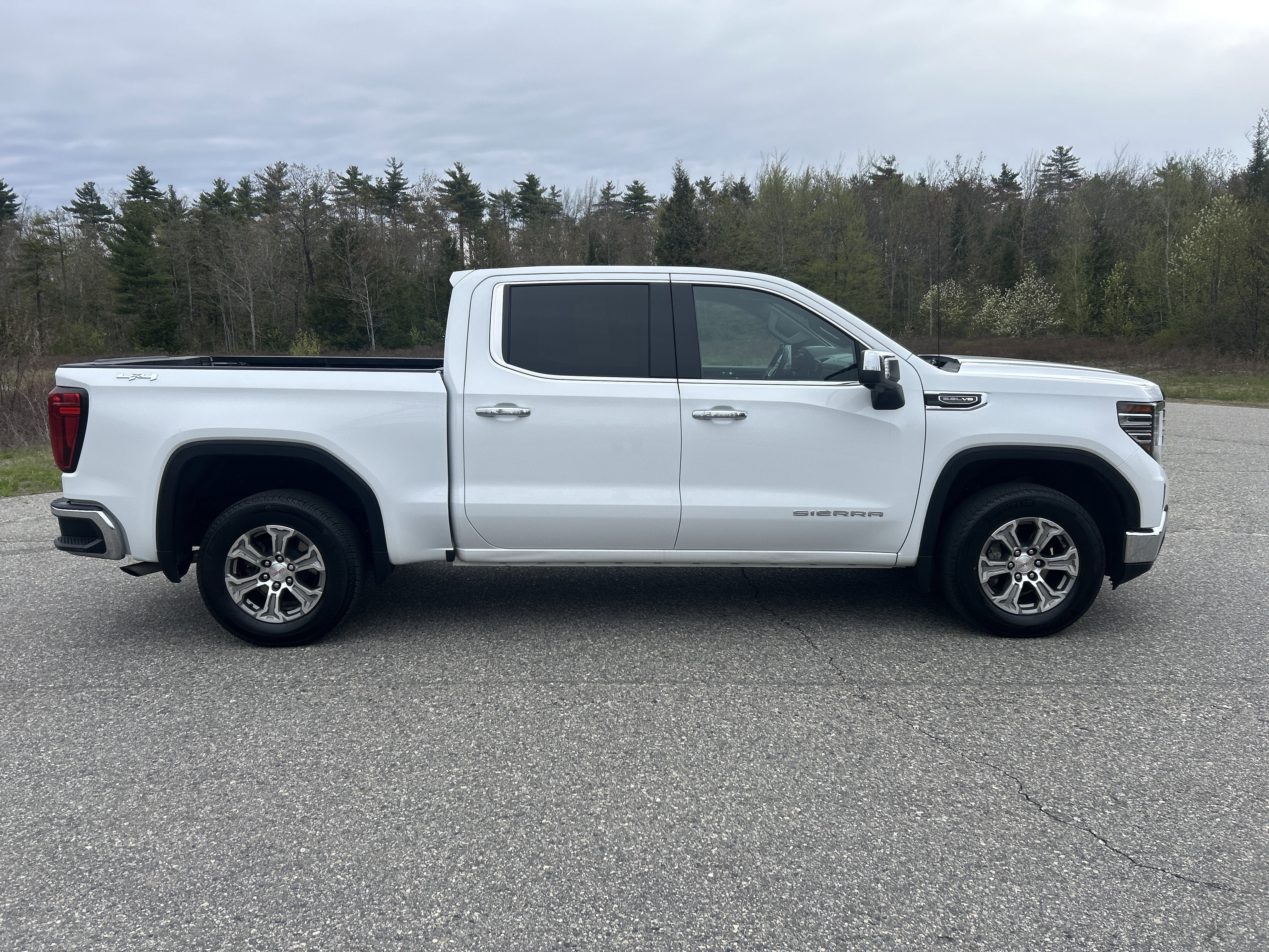 2025 GMC Sierra 1500 SLT