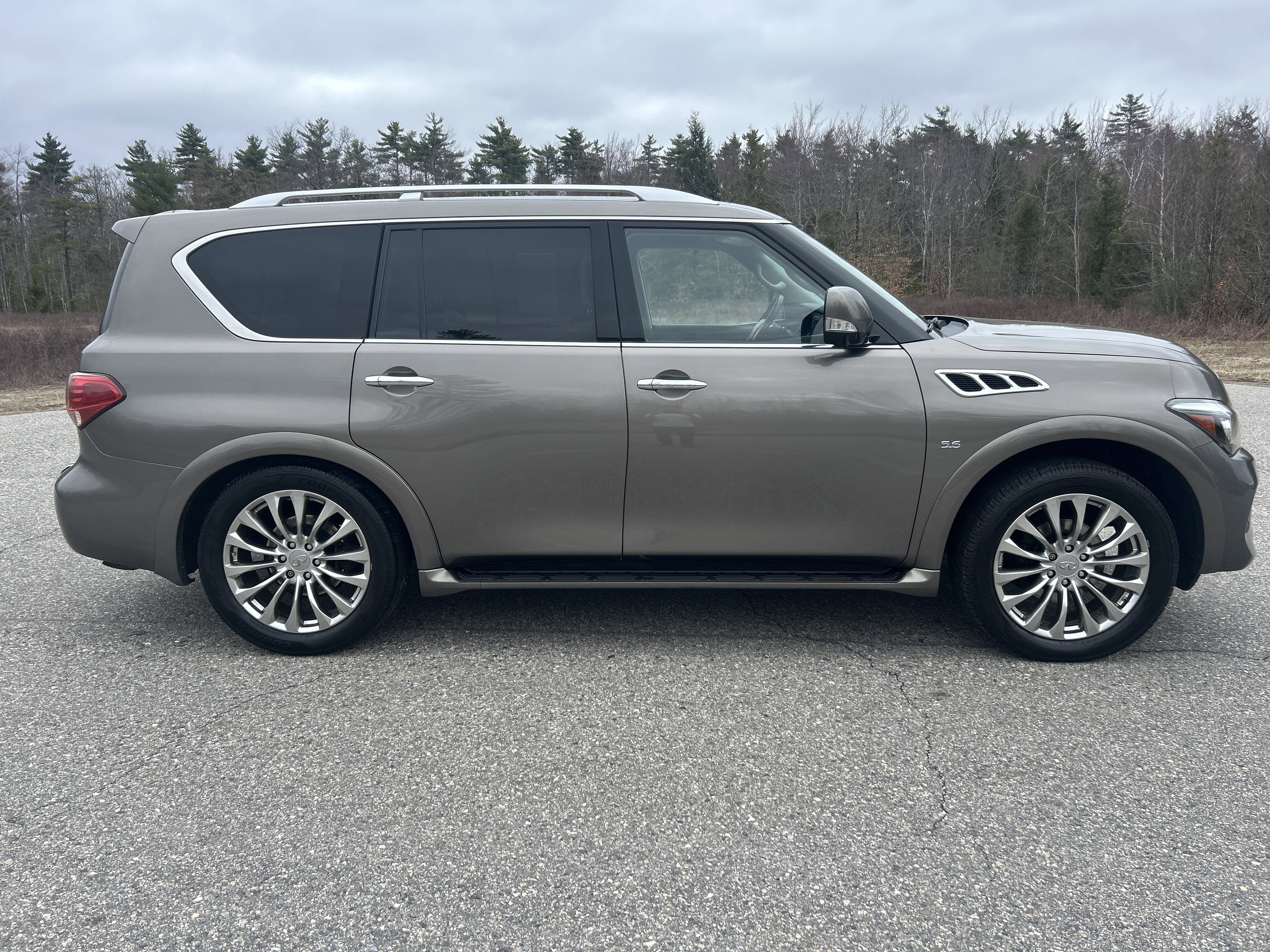 2017 INFINITI QX80 AWD