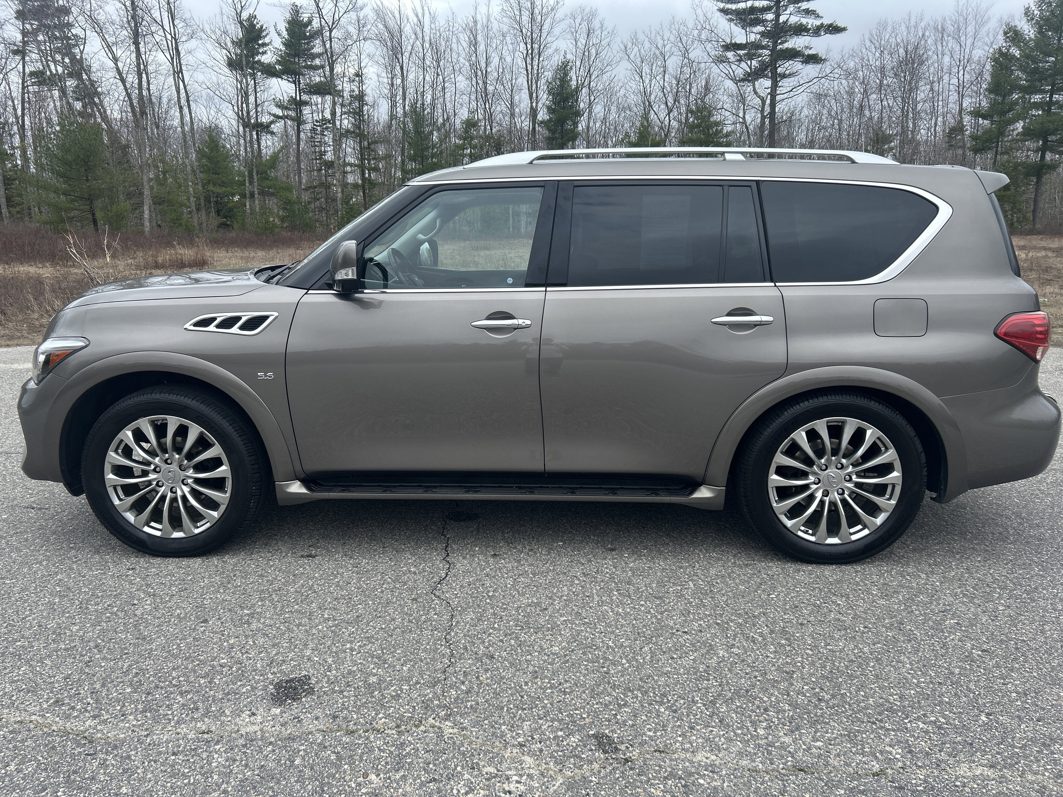 2017 INFINITI QX80 AWD