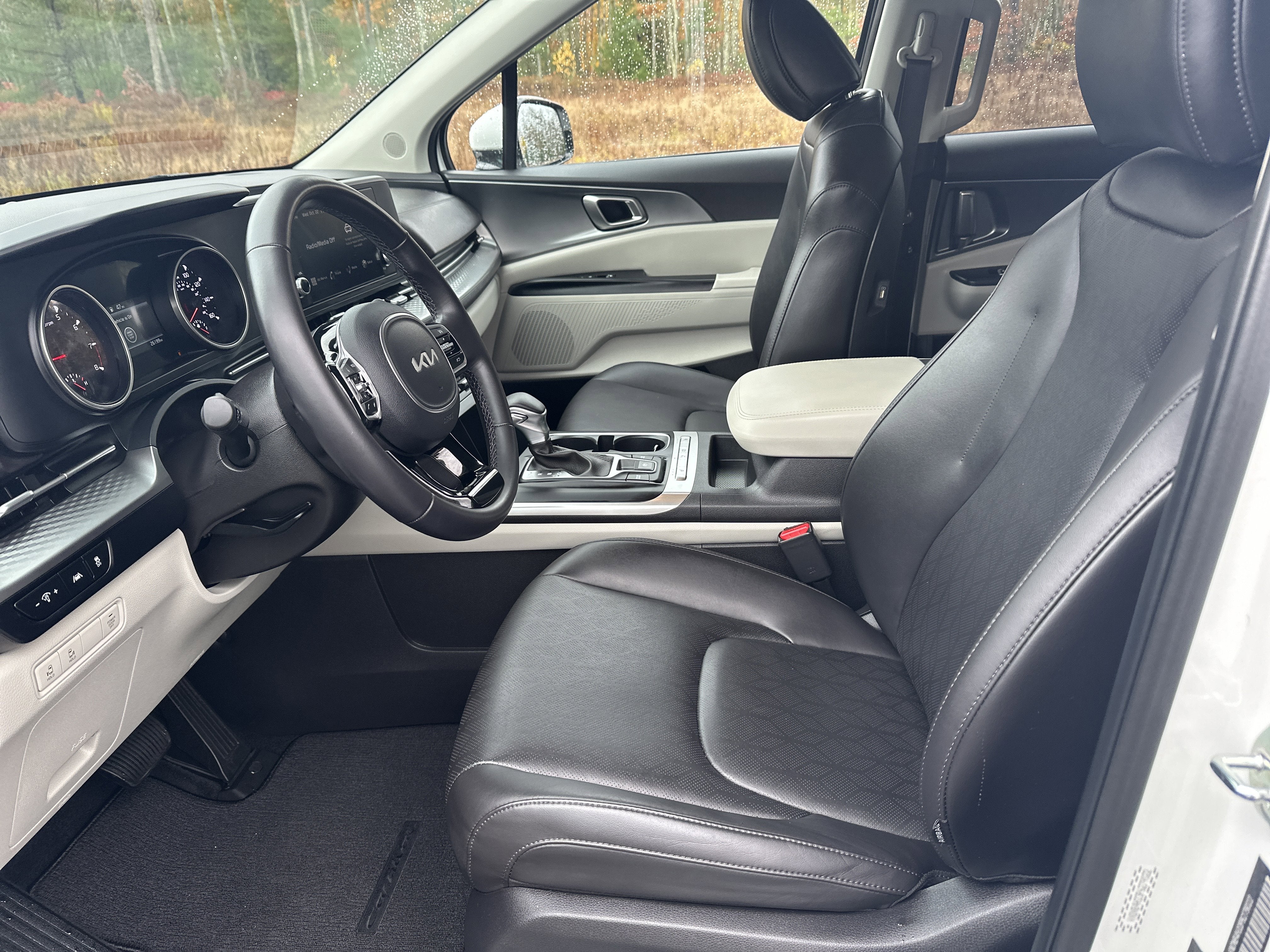 2023 Kia Carnival LX