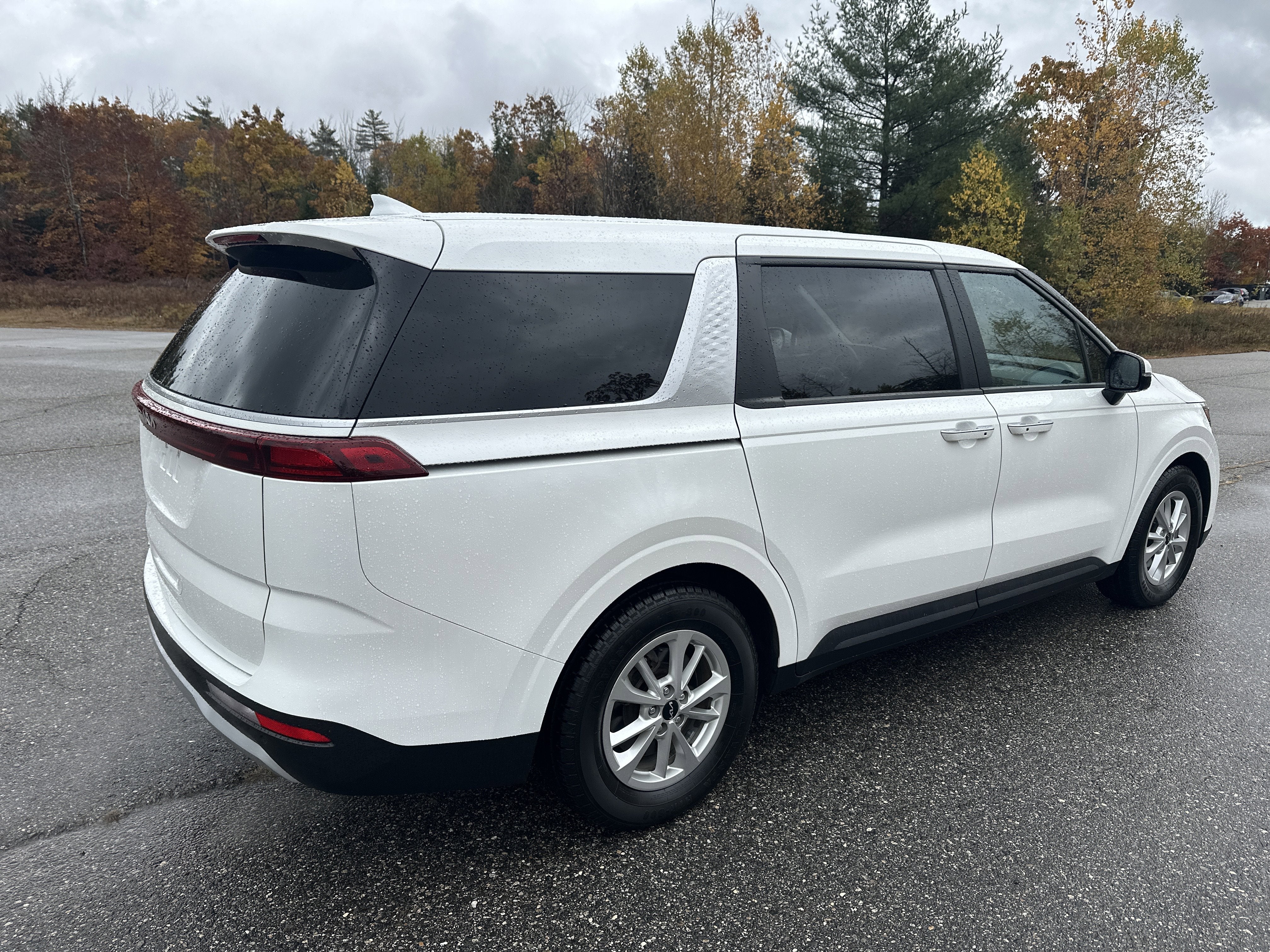 2023 Kia Carnival LX