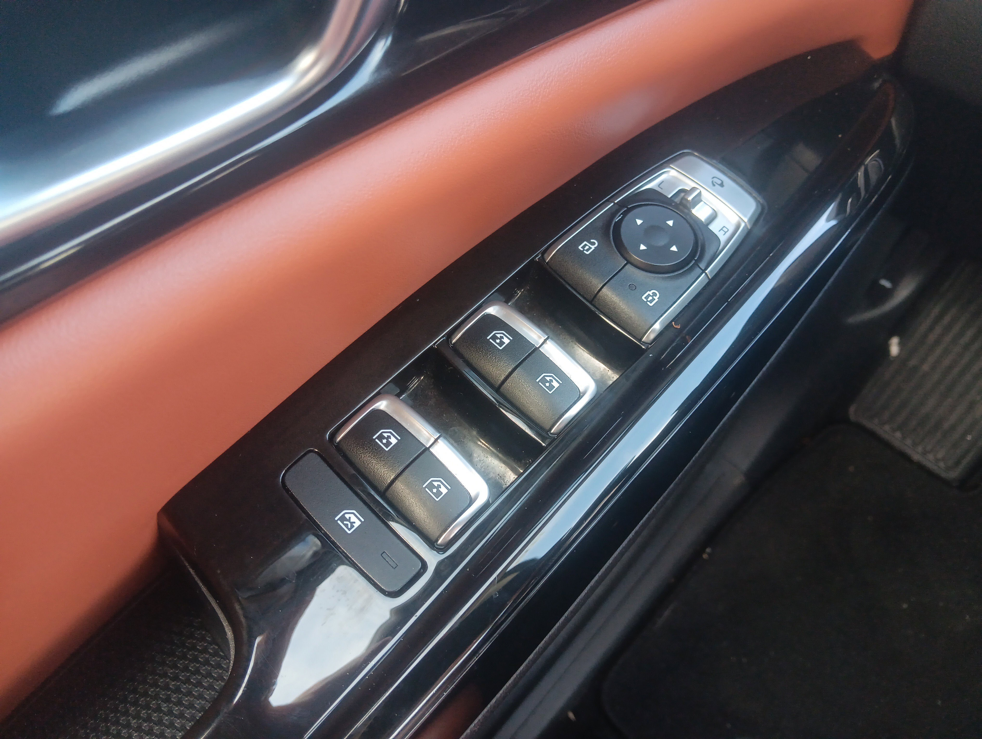 2023 Kia Carnival SX