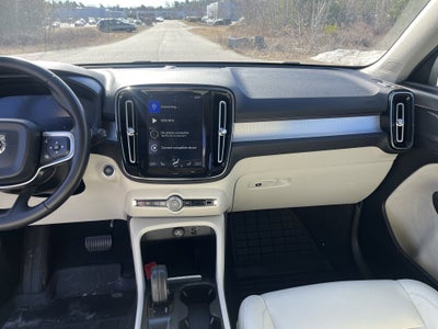 2019 Volvo XC40 Momentum