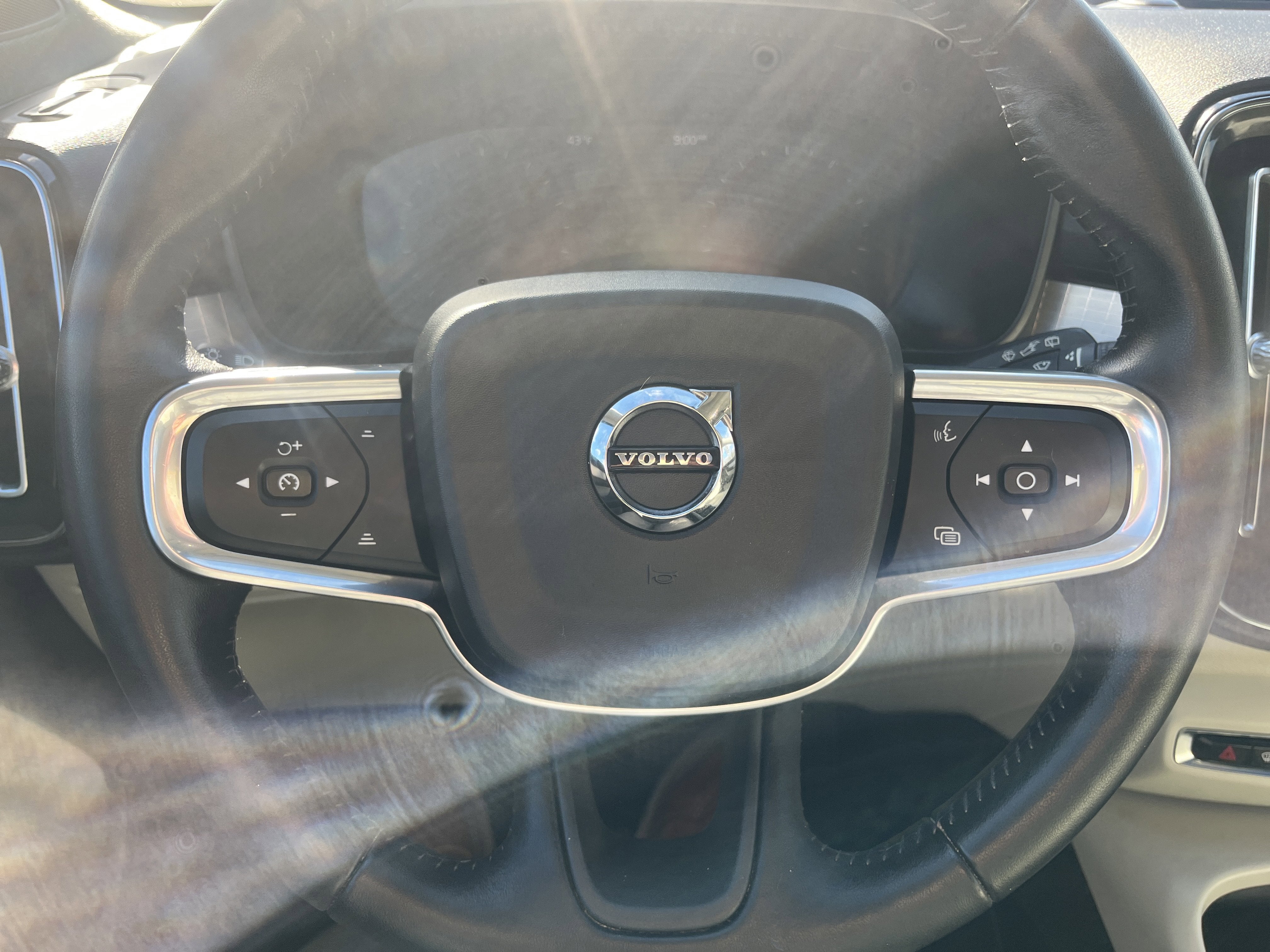 2019 Volvo XC40 Momentum