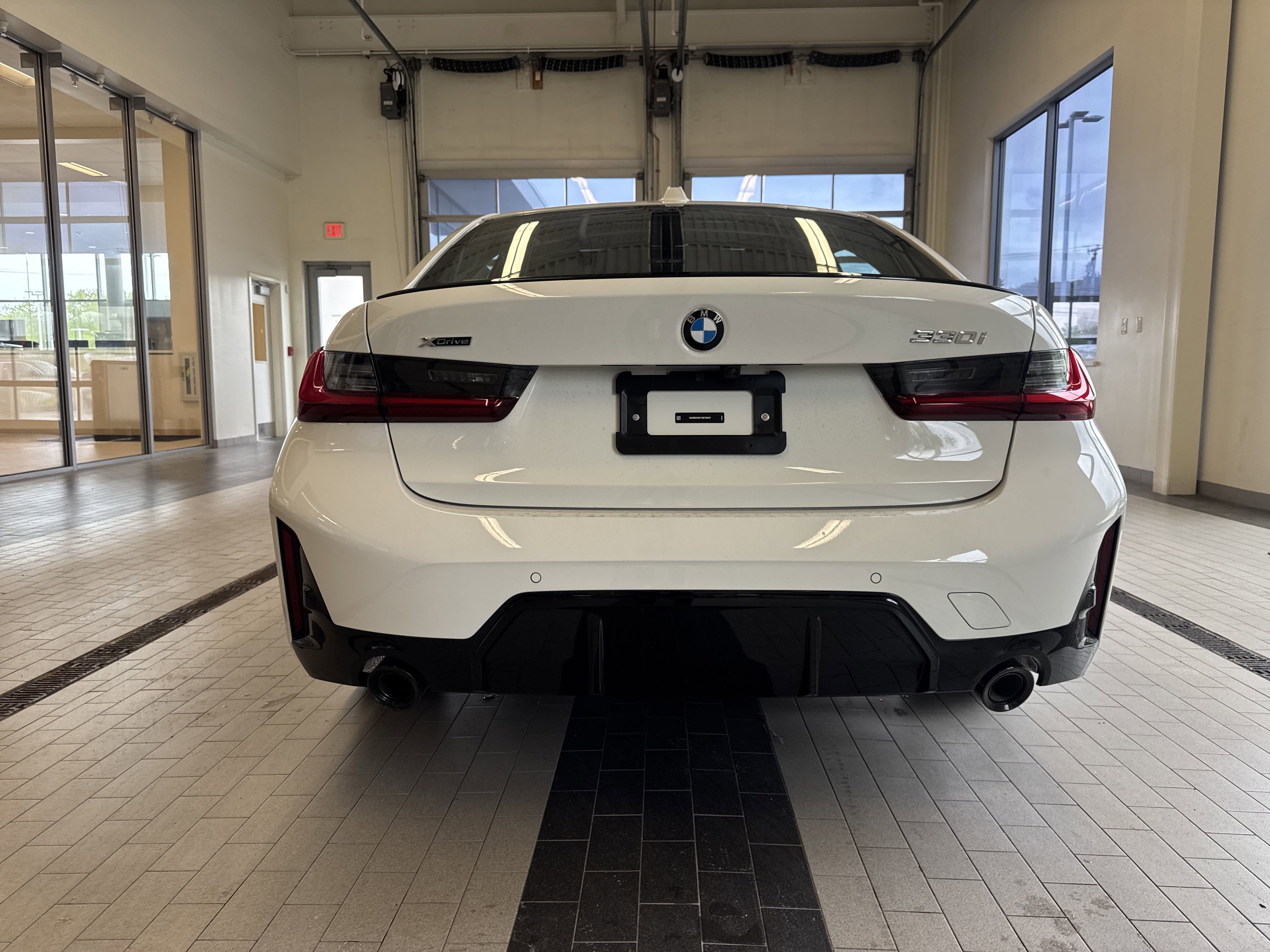 2025 BMW 3 Series 330i xDrive