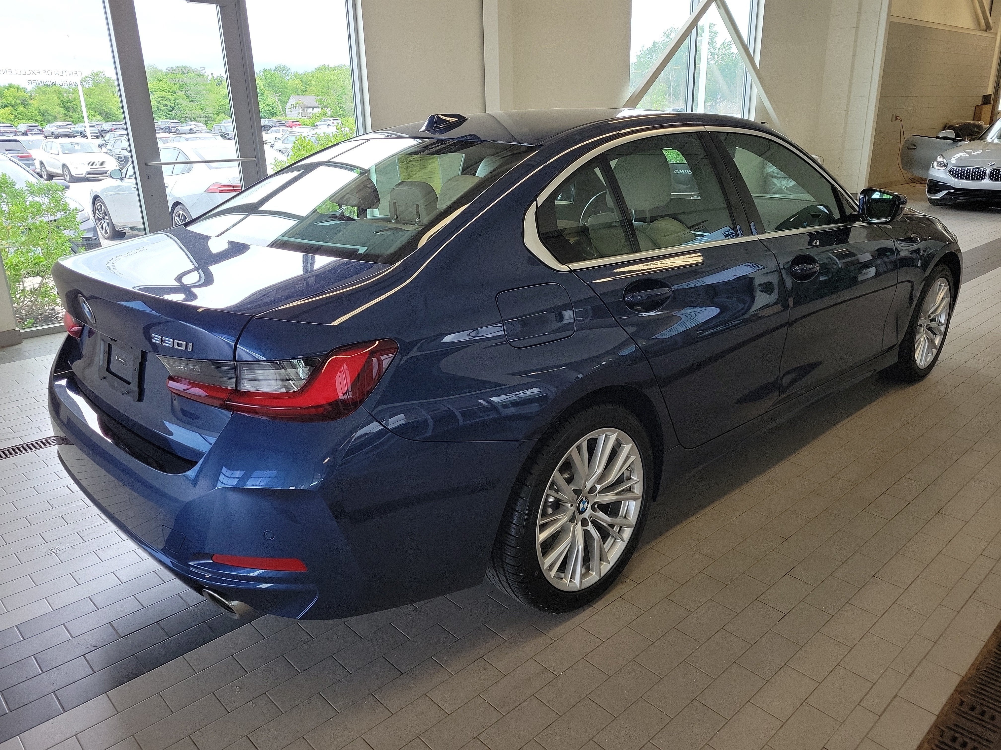 2024 BMW 3 Series 330i xDrive