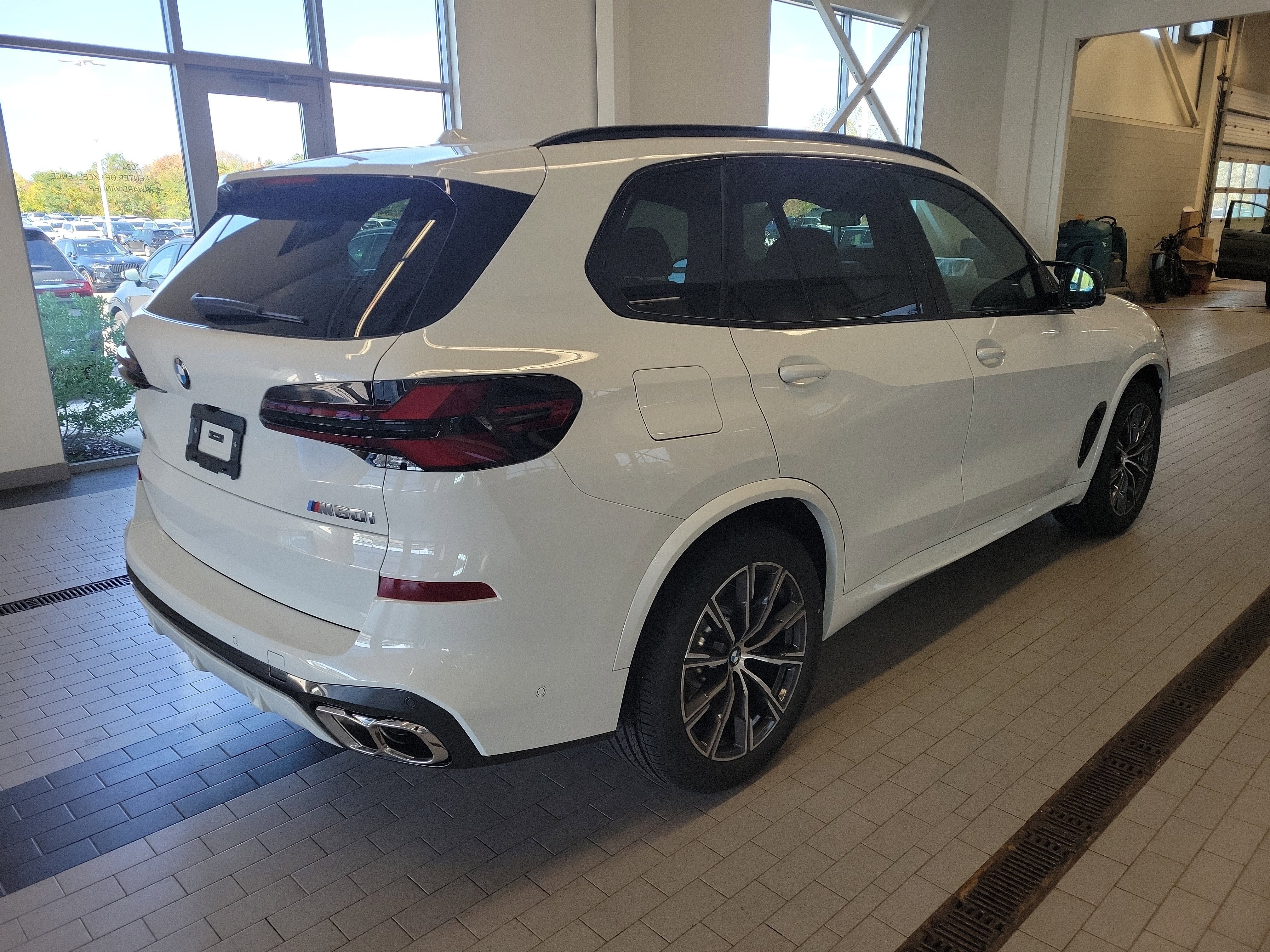 2026 BMW X5 M60i