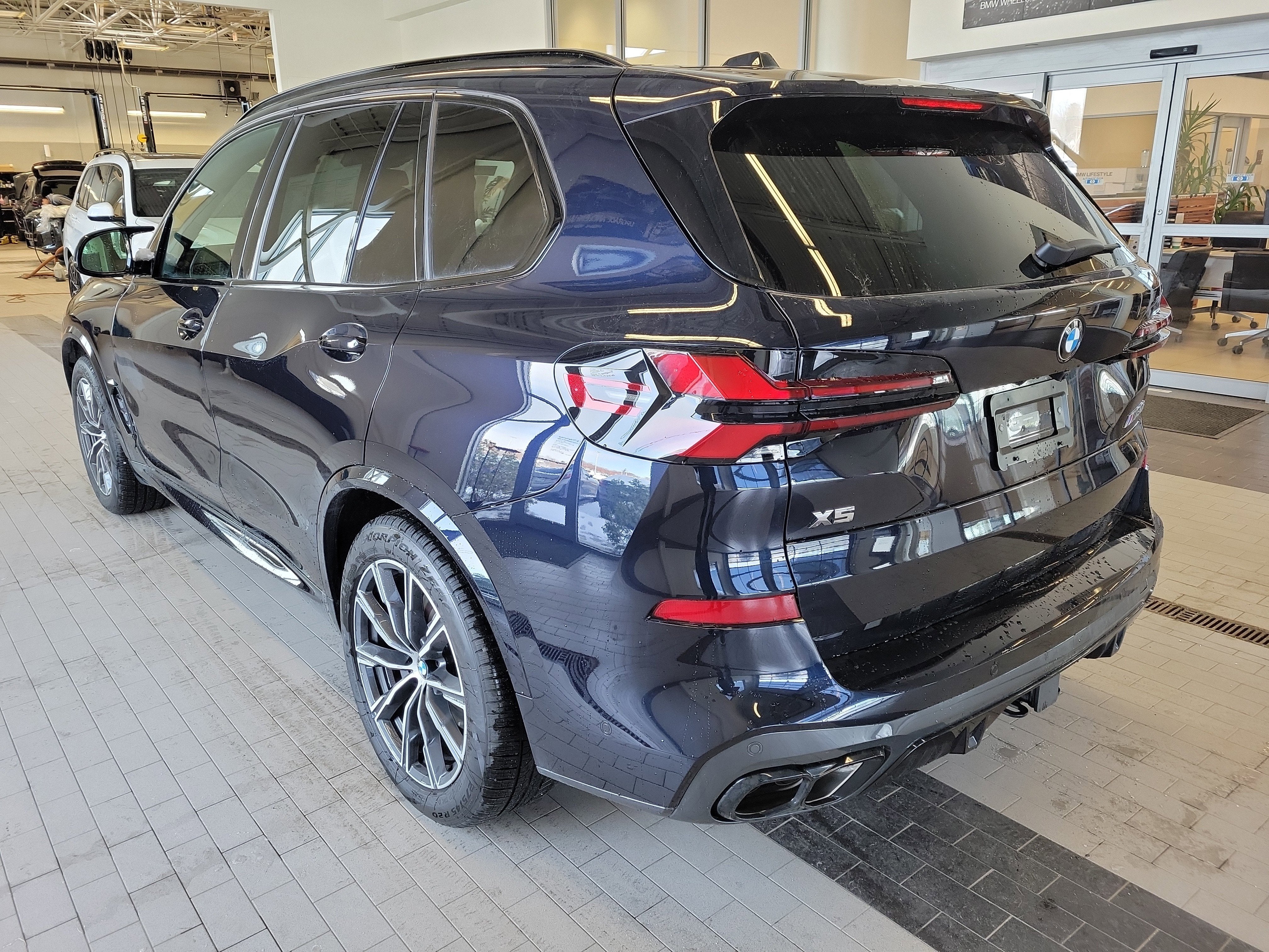 2026 BMW X5 M60i