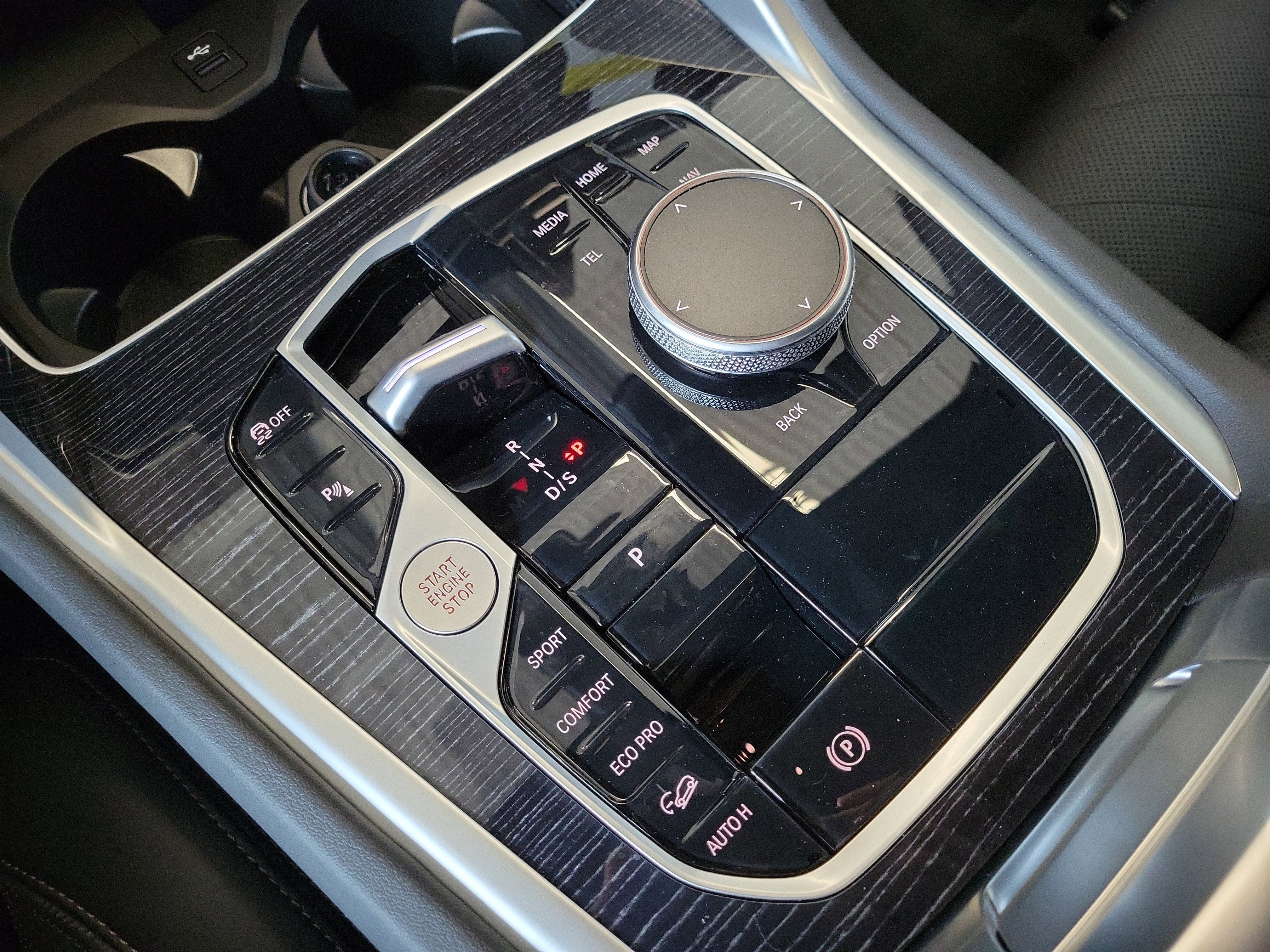 2027 BMW X6 xDrive40i