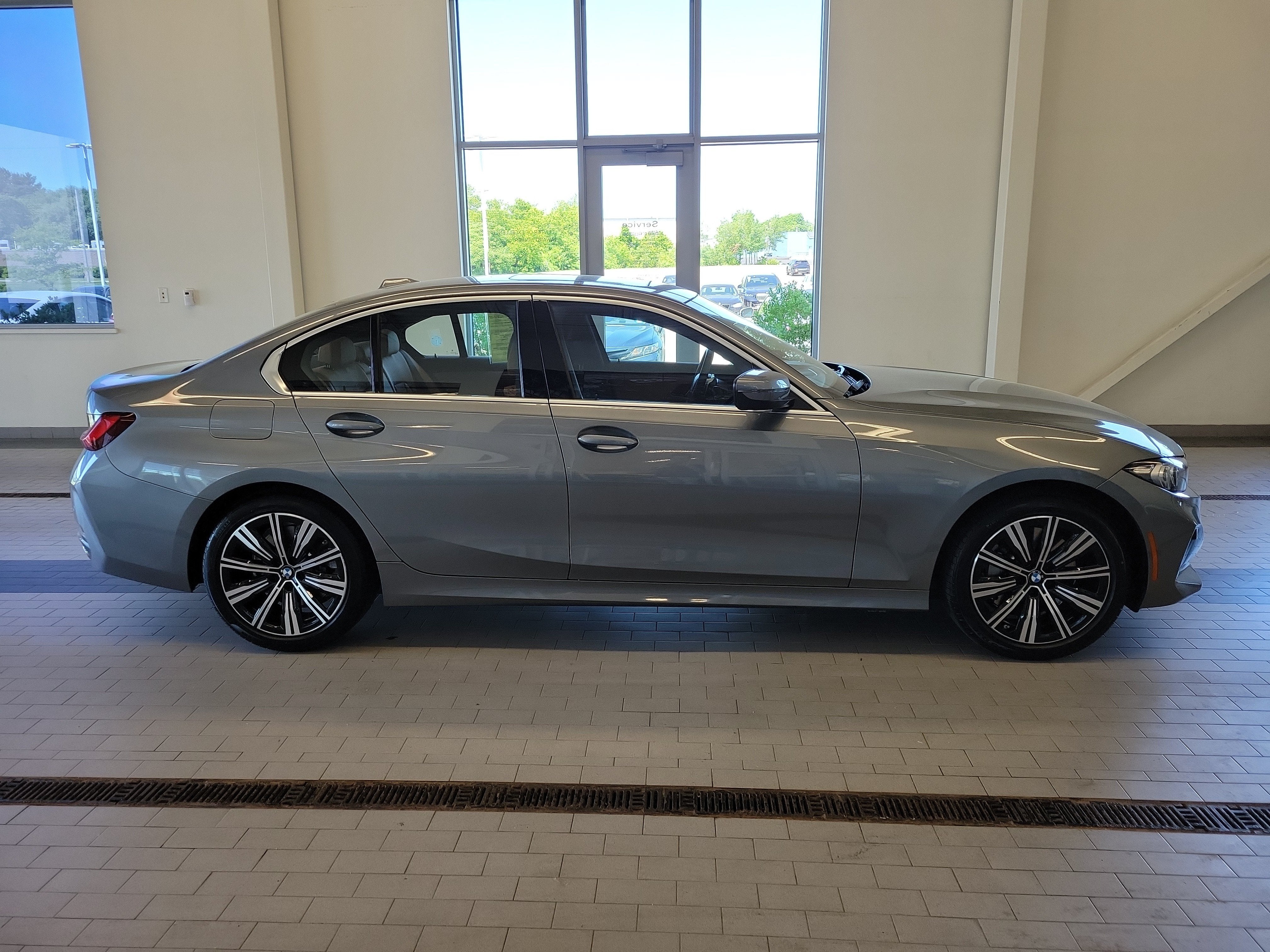 2025 BMW 3 Series 330i xDrive