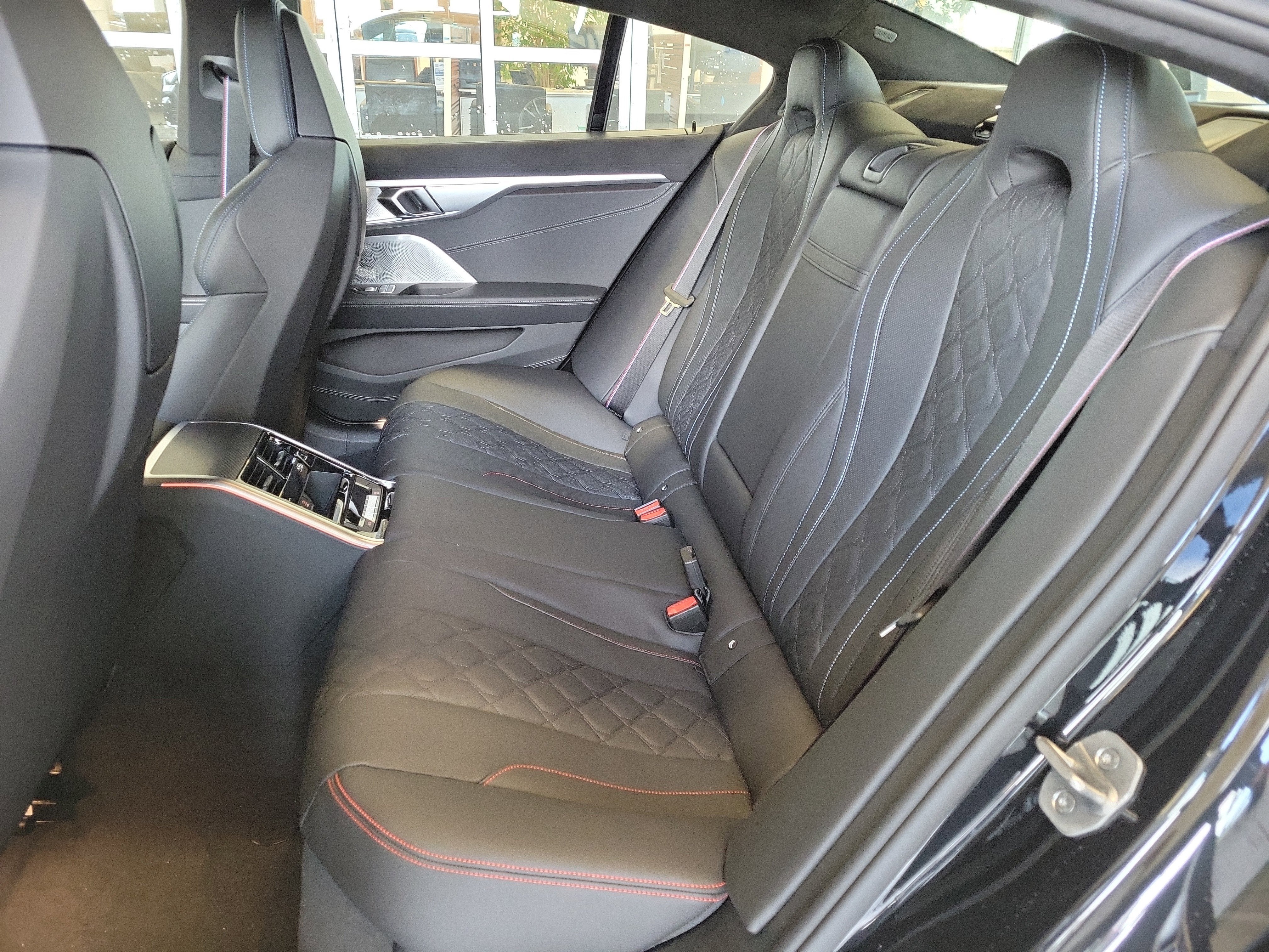 2026 BMW 8 Series M850i