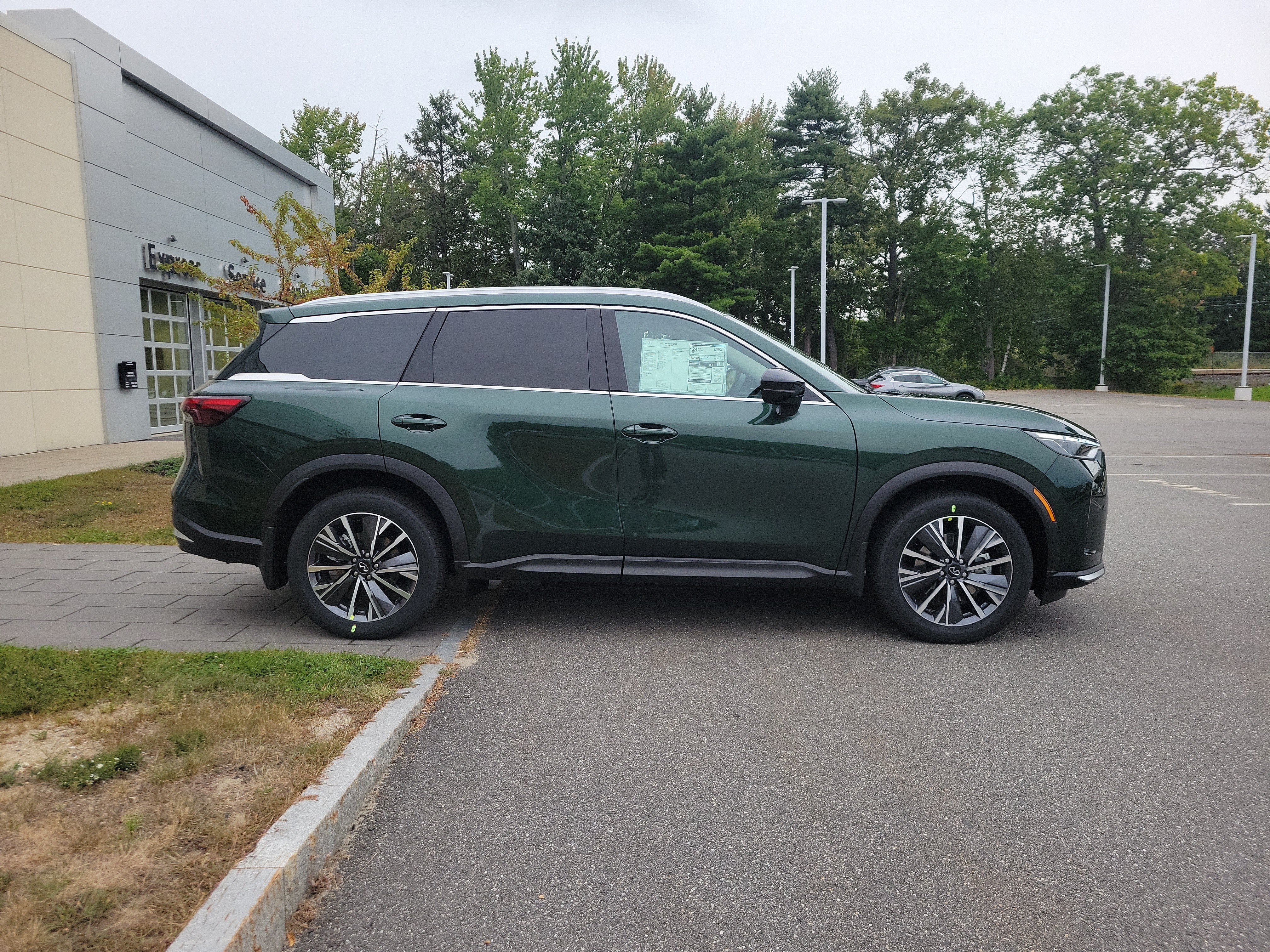 2027 INFINITI QX60 Luxe AWD