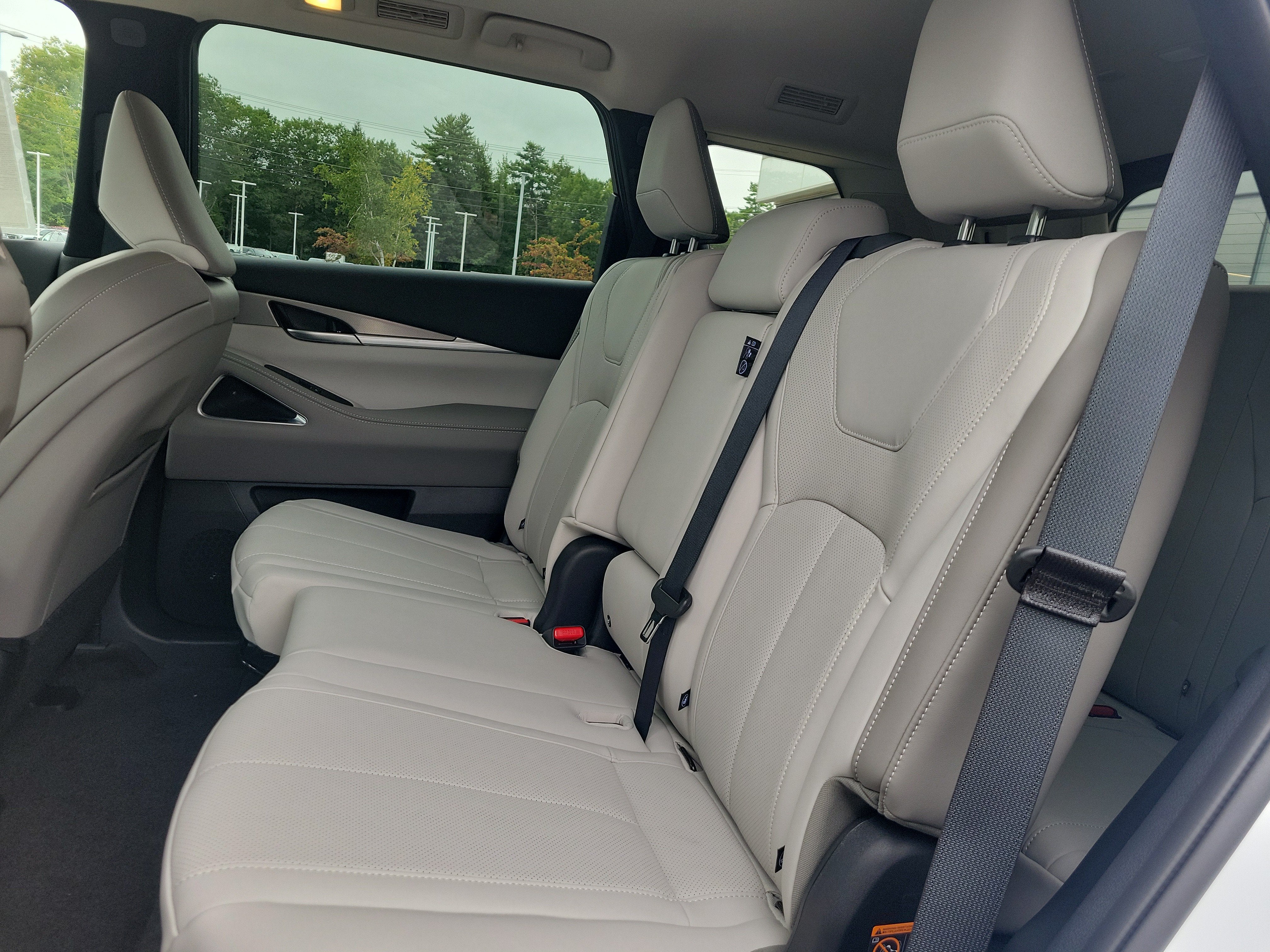2027 INFINITI QX60 Luxe AWD