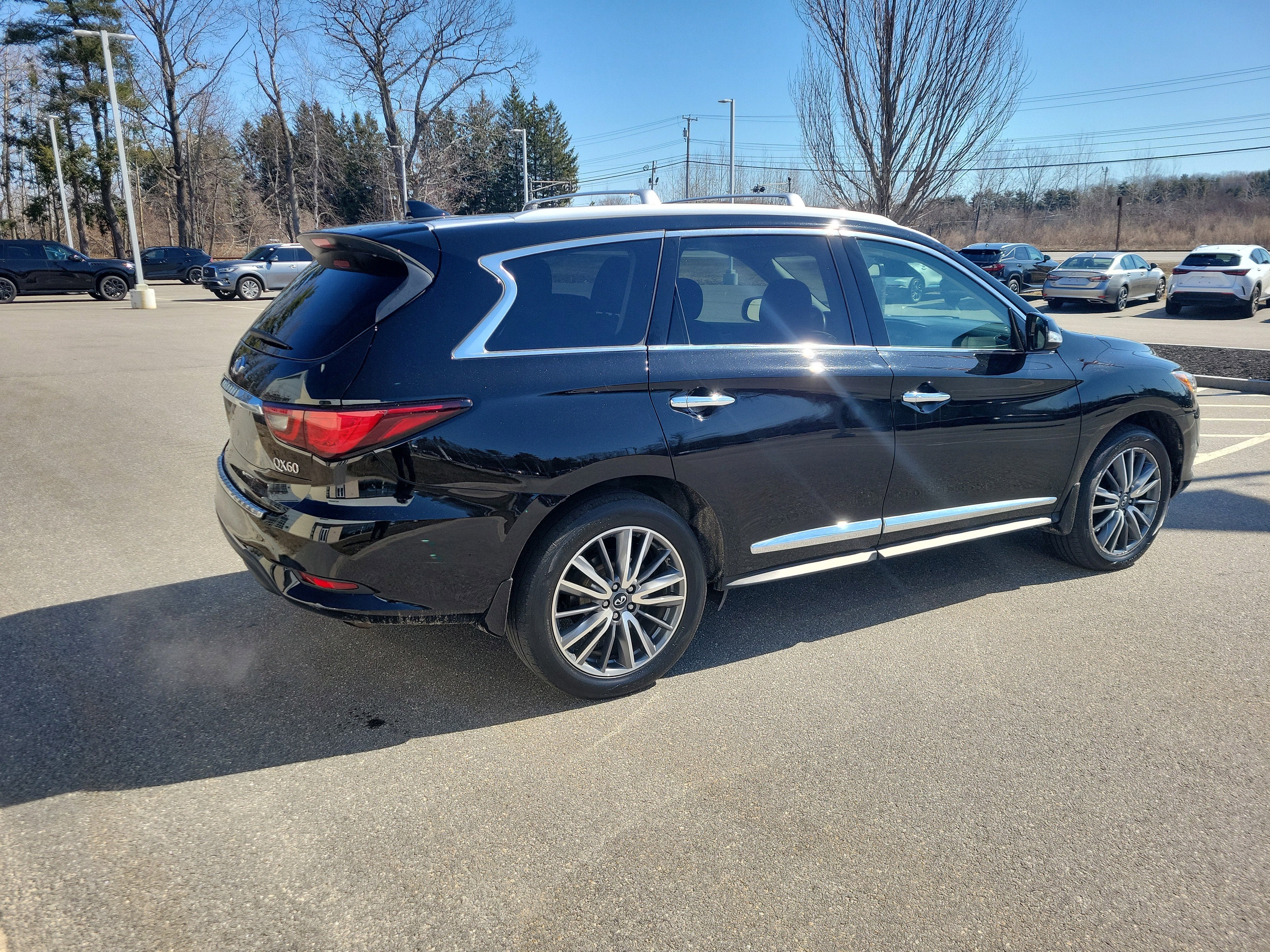 2019 INFINITI QX60 LUXE