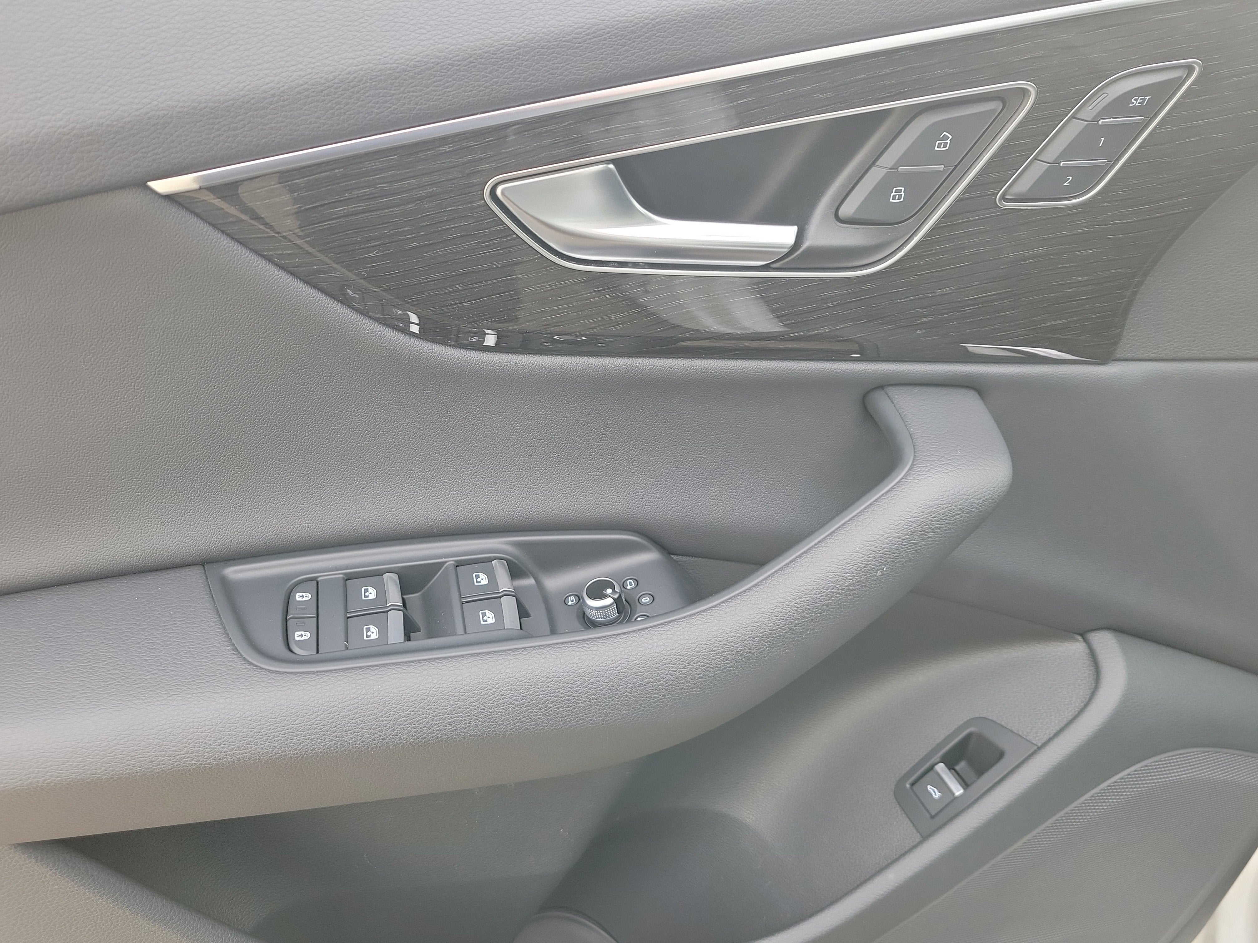 2025 Audi Q7 Premium