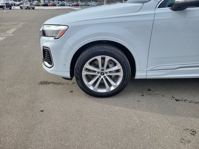 2025 Audi Q7 Premium