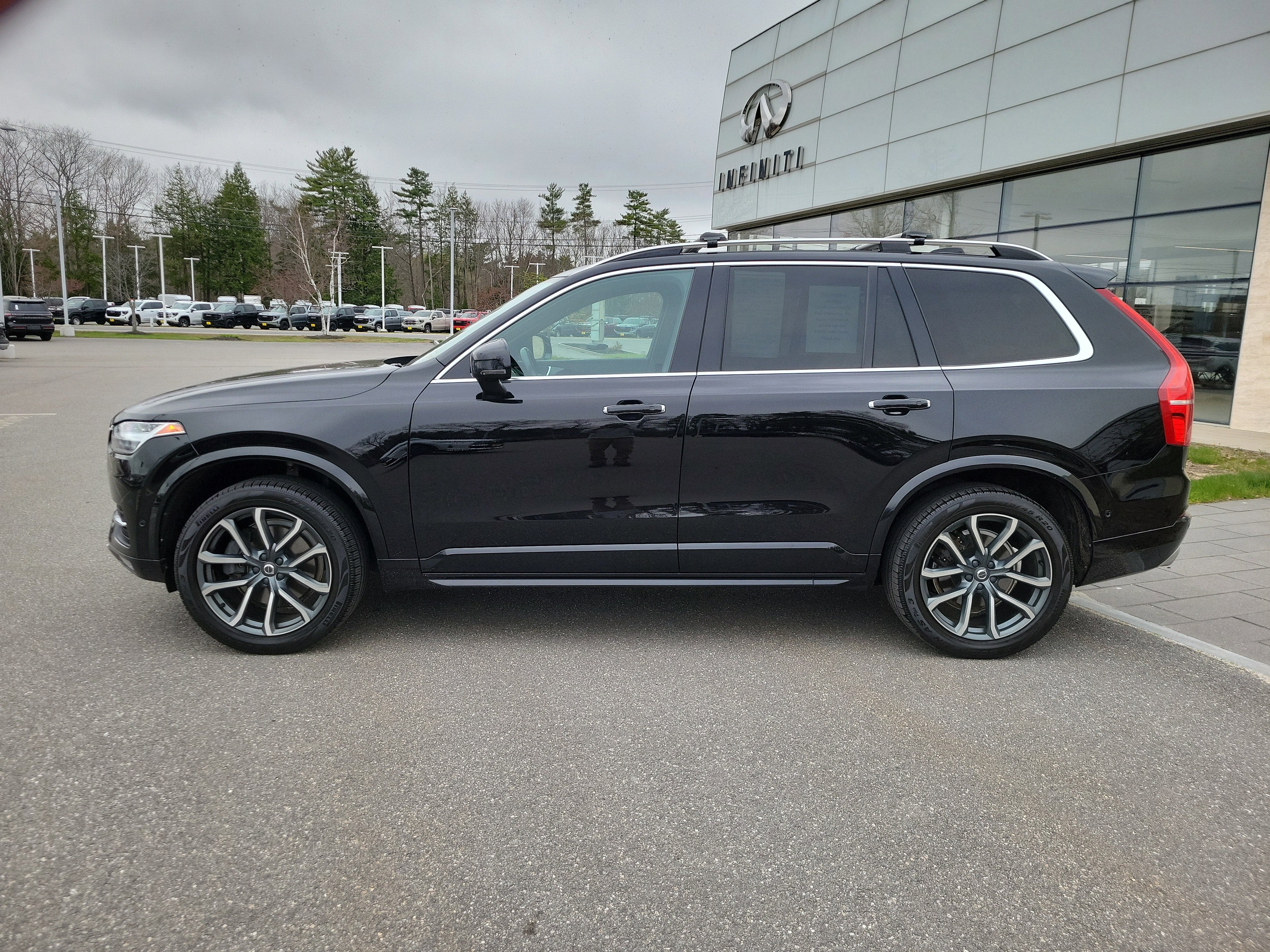 2017 Volvo XC90 Momentum