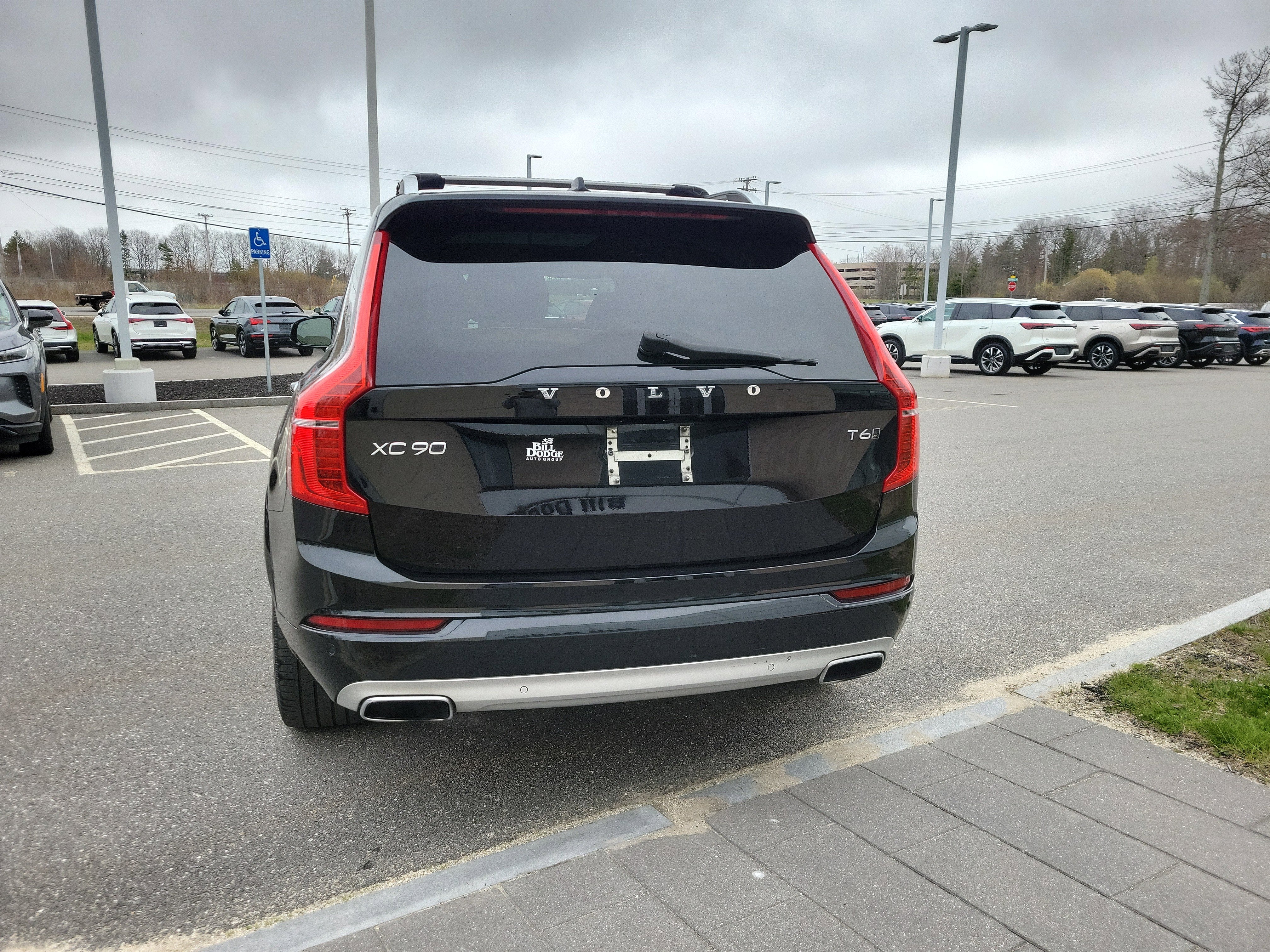 2017 Volvo XC90 Momentum