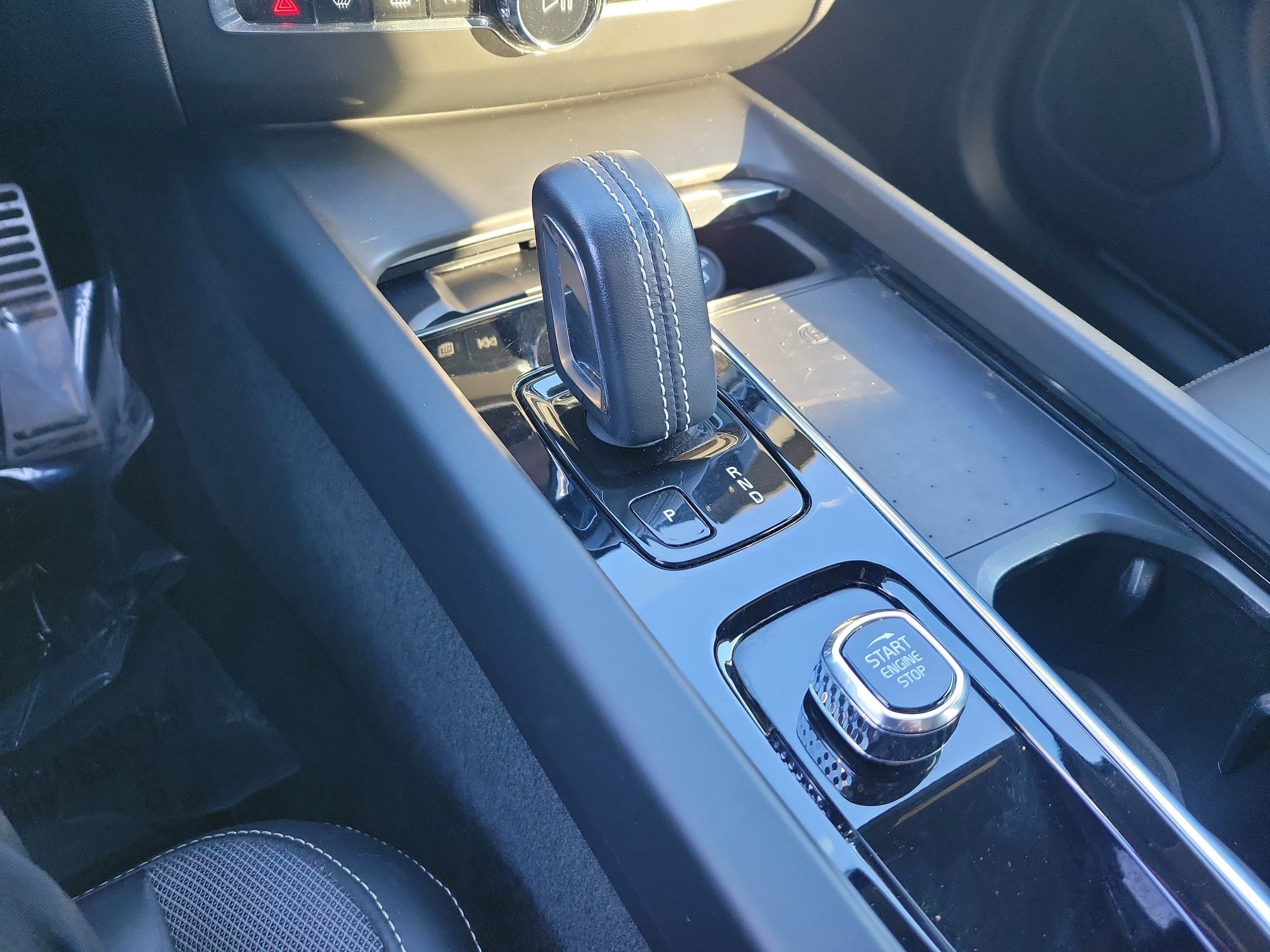 2022 Volvo XC60 Recharge Plug-In Hybrid R-Design