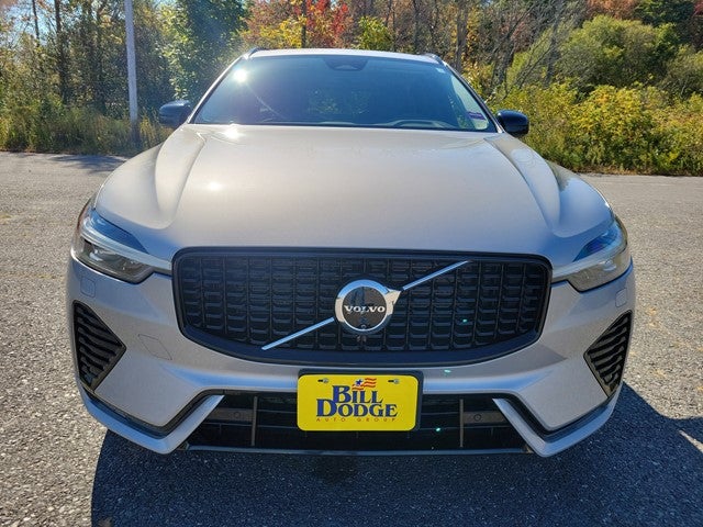 2024 Volvo XC60 Plus Dark Theme