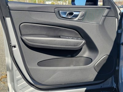 2024 Volvo XC60 Plus Dark Theme