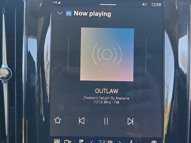 2024 Volvo XC60 Plus Dark Theme