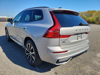 2024 Volvo XC60 Plus Dark Theme
