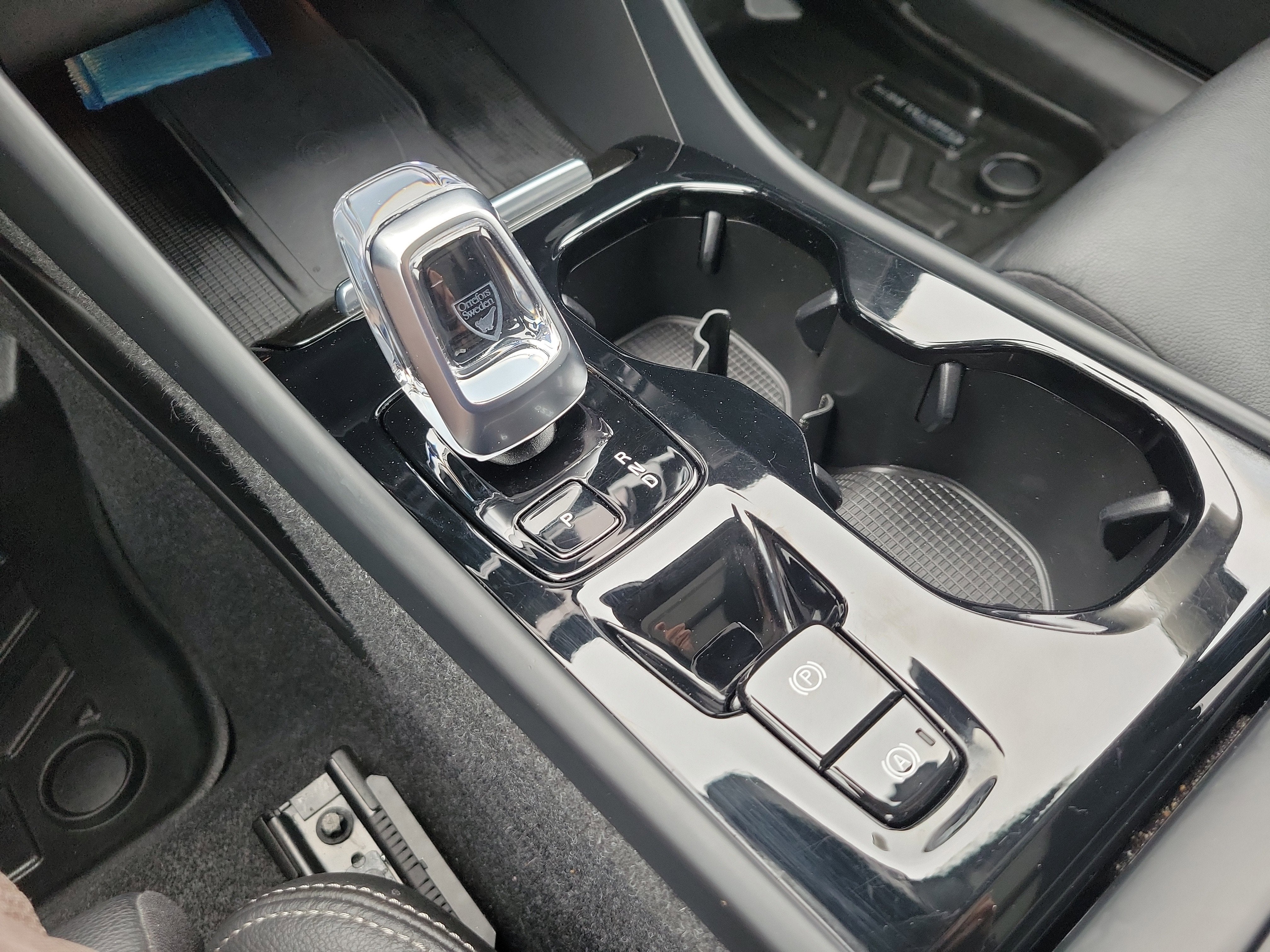2024 Volvo XC40 Plus Bright Theme