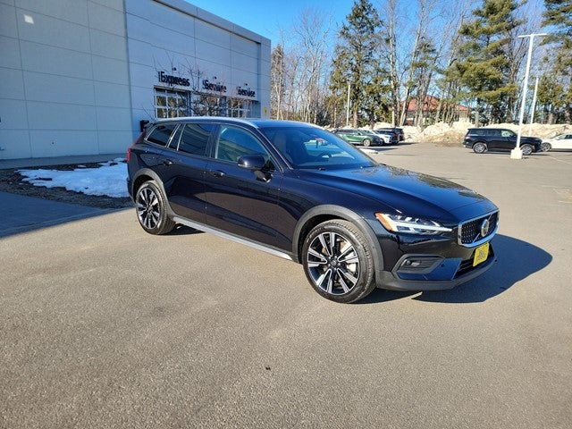 2024 Volvo V60 Cross Country Ultimate
