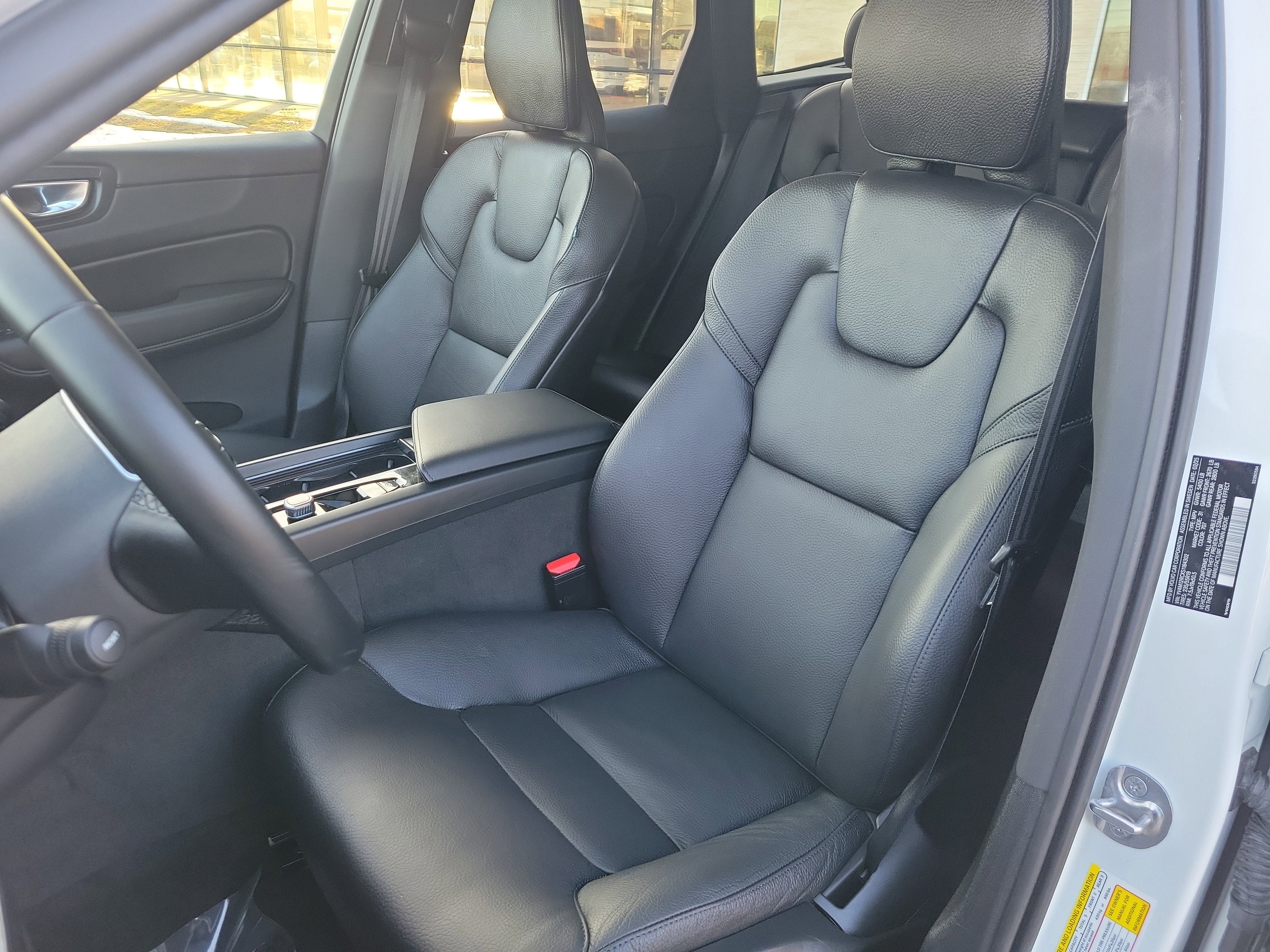 2025 Volvo XC60 Plus