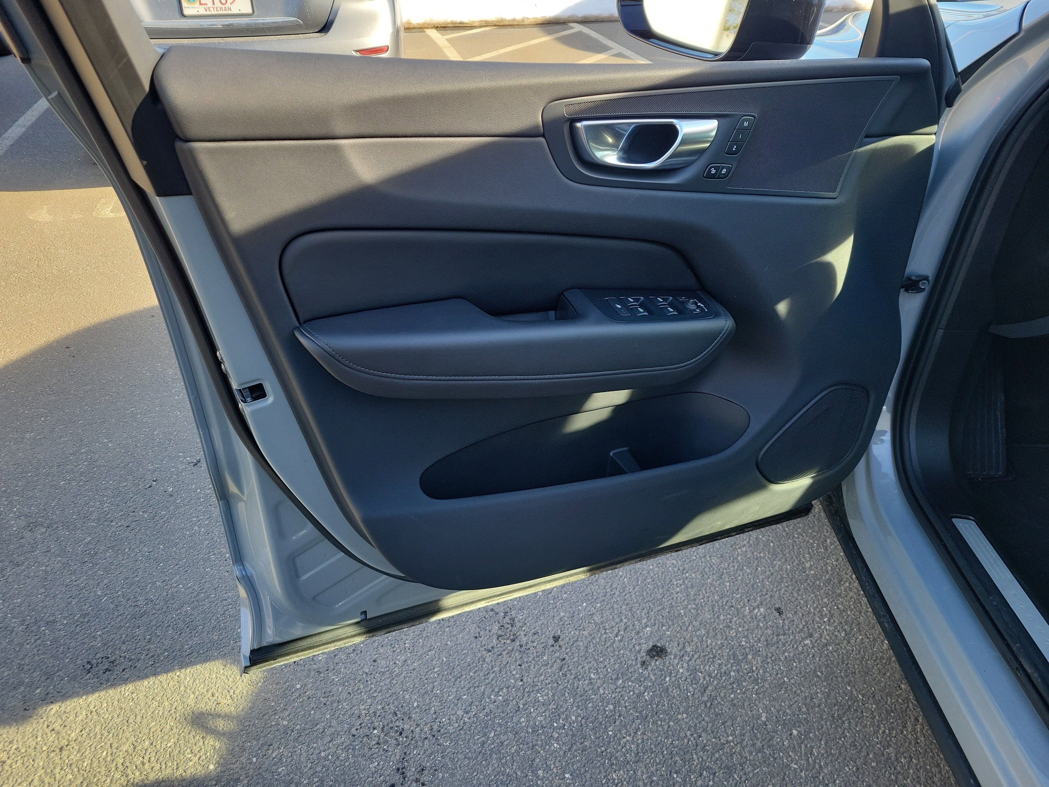 2025 Volvo XC60 Core