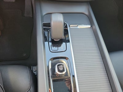 2025 Volvo XC60 Core