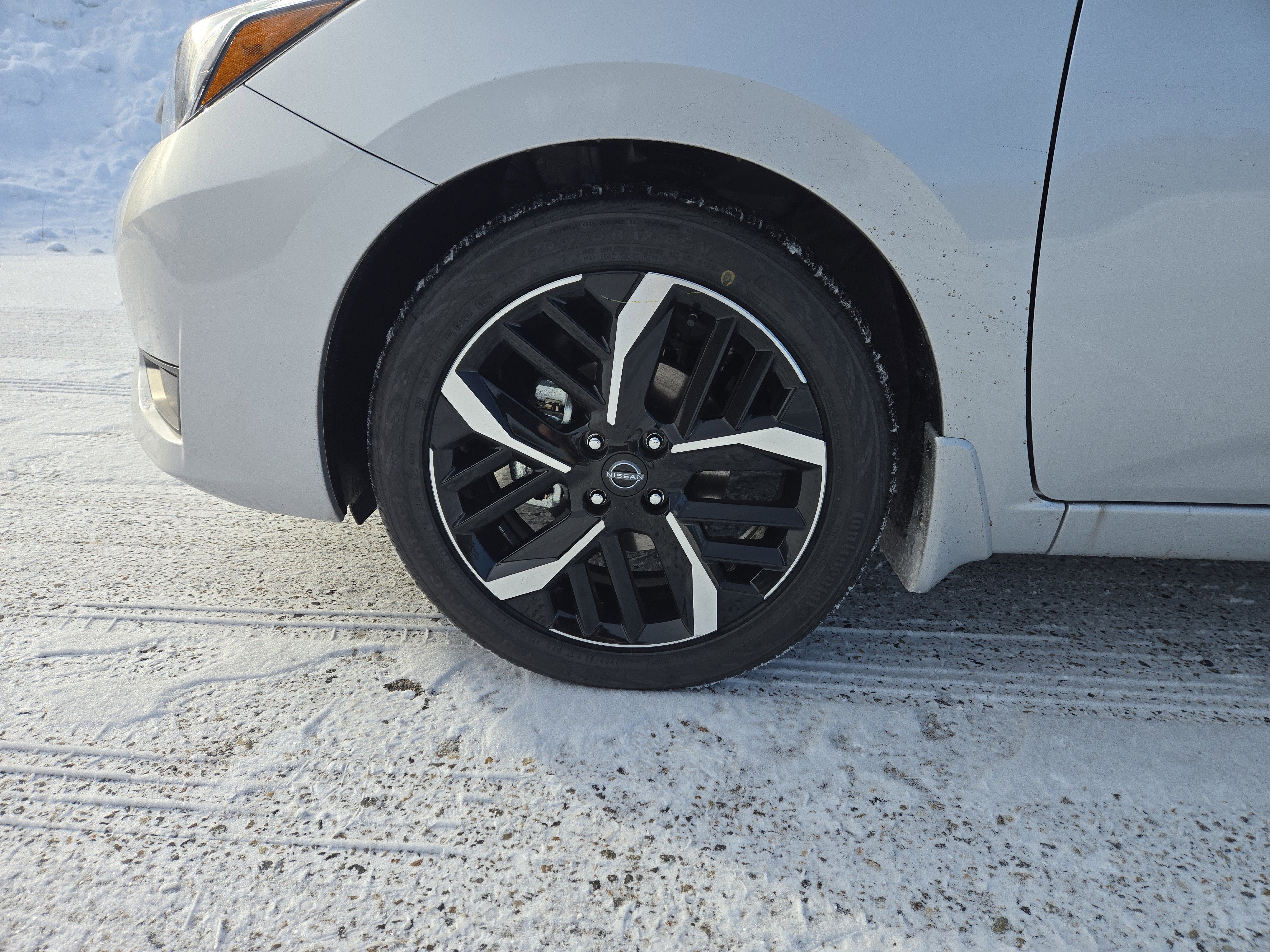 2025 Nissan Versa SR