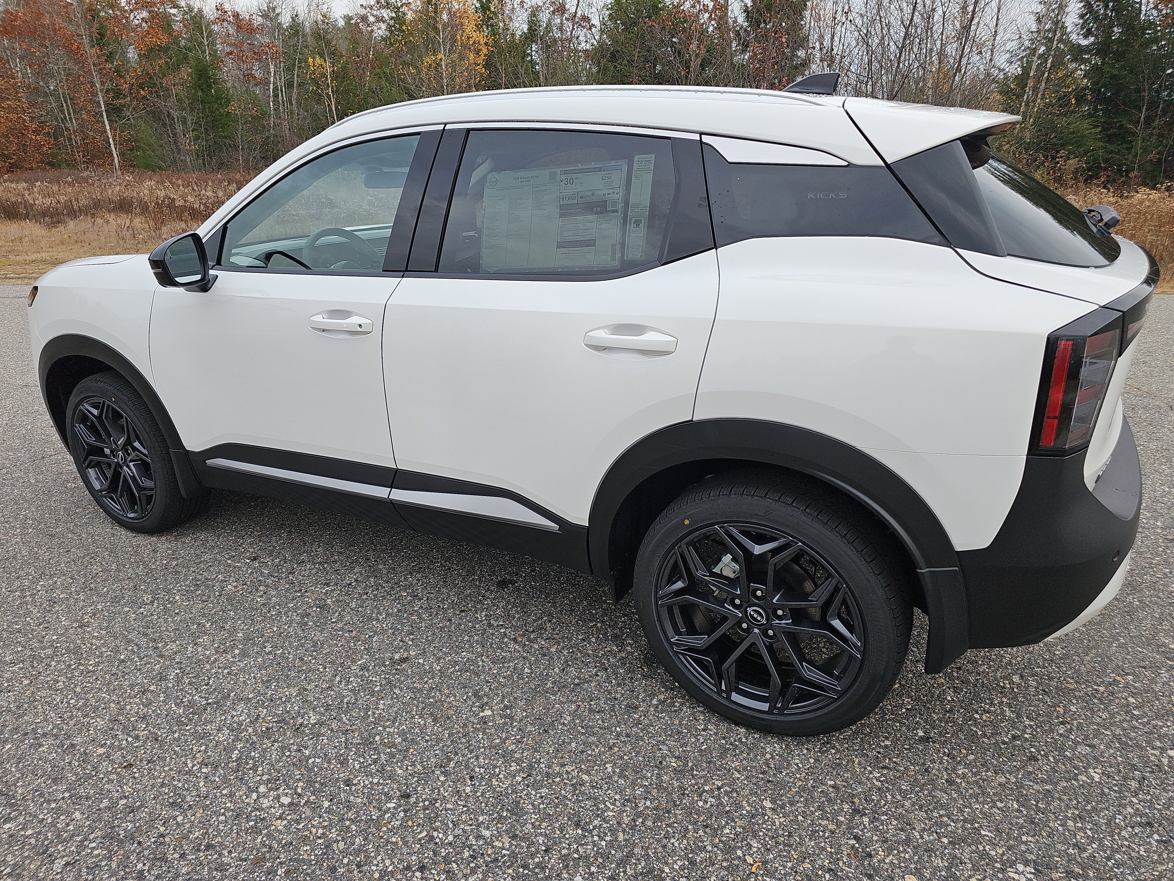 2026 Nissan Kicks SR