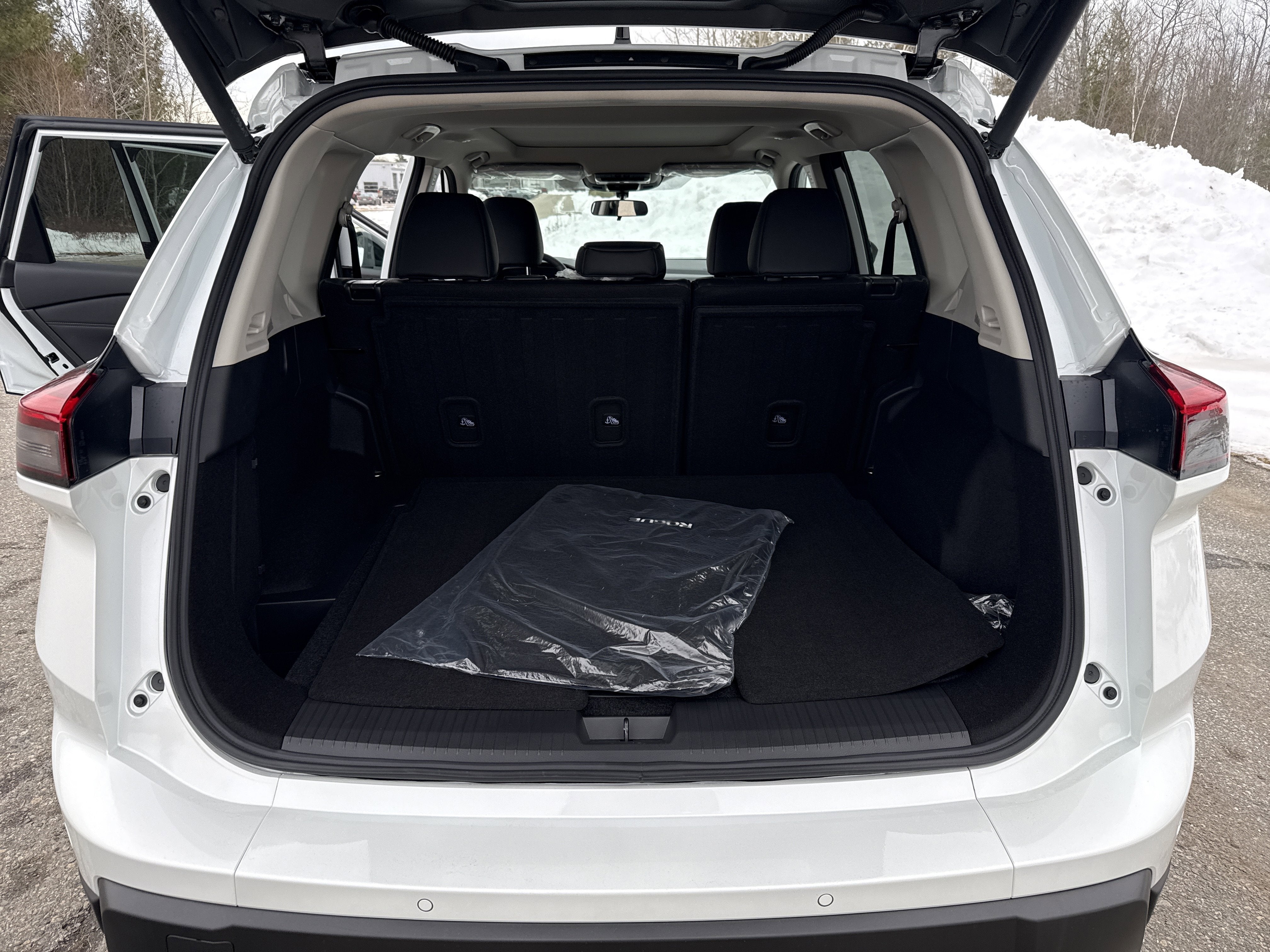 2026 Nissan Rogue Dark Armor