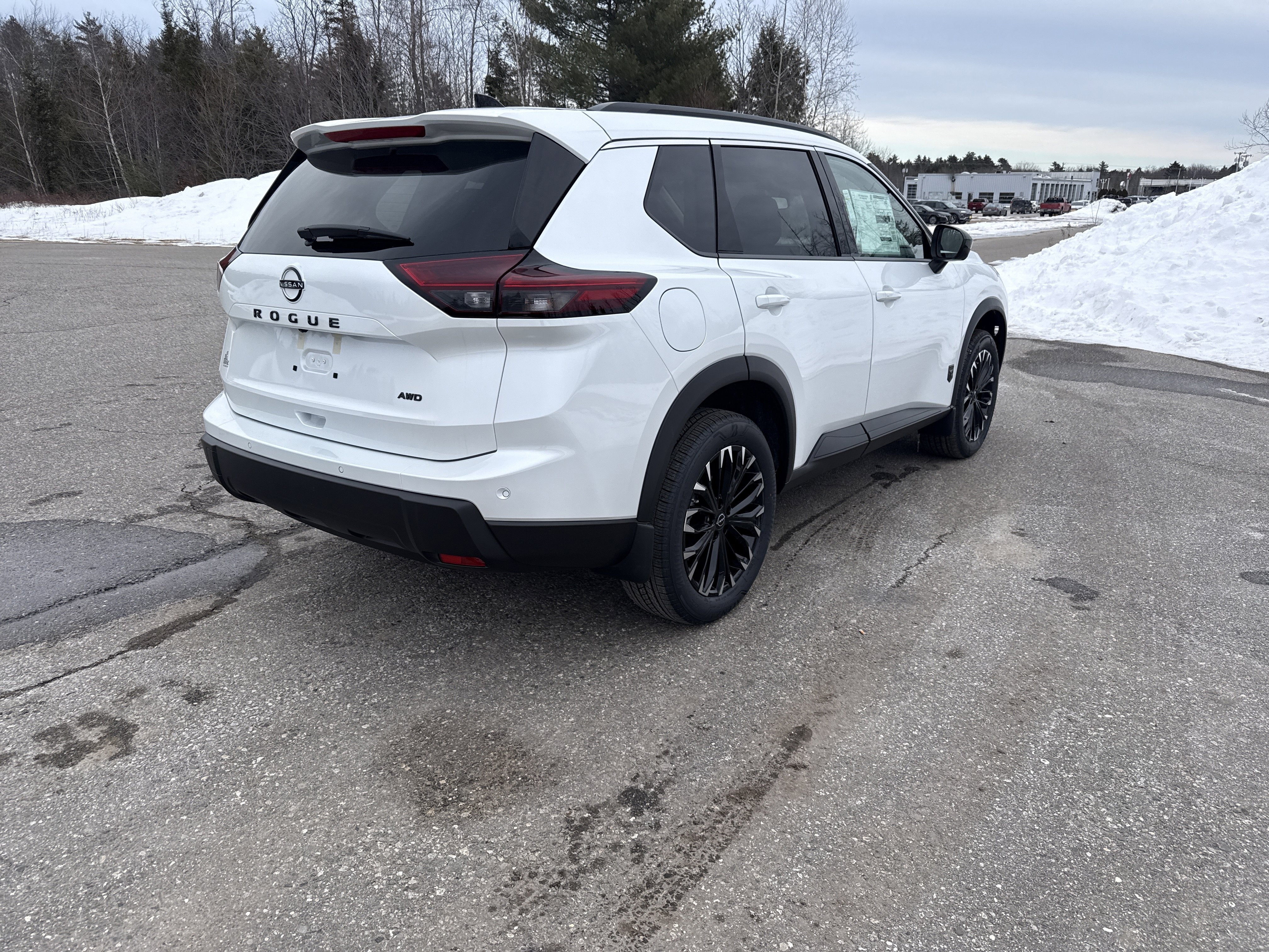 2026 Nissan Rogue Dark Armor