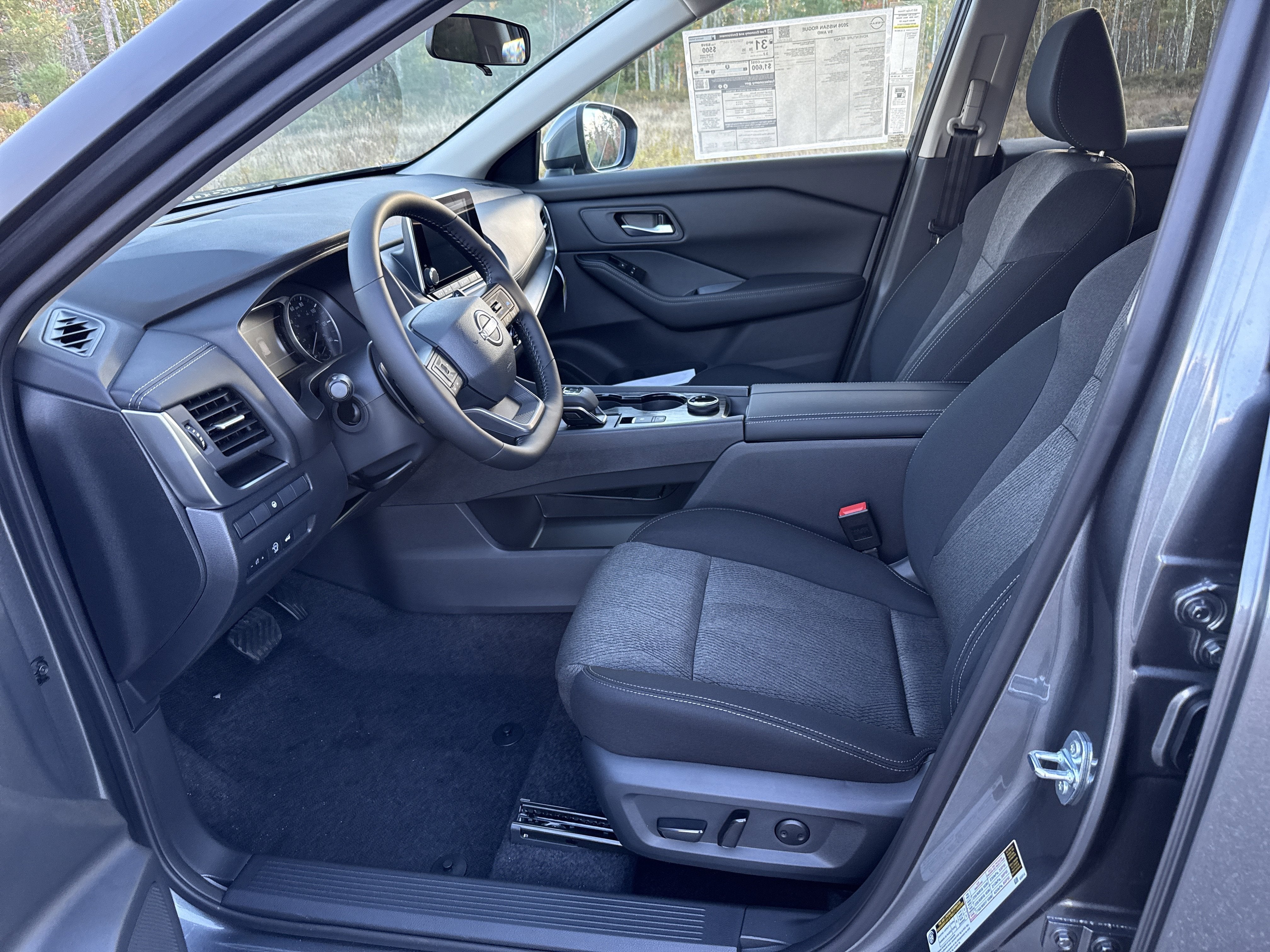 2026 Nissan Rogue SV