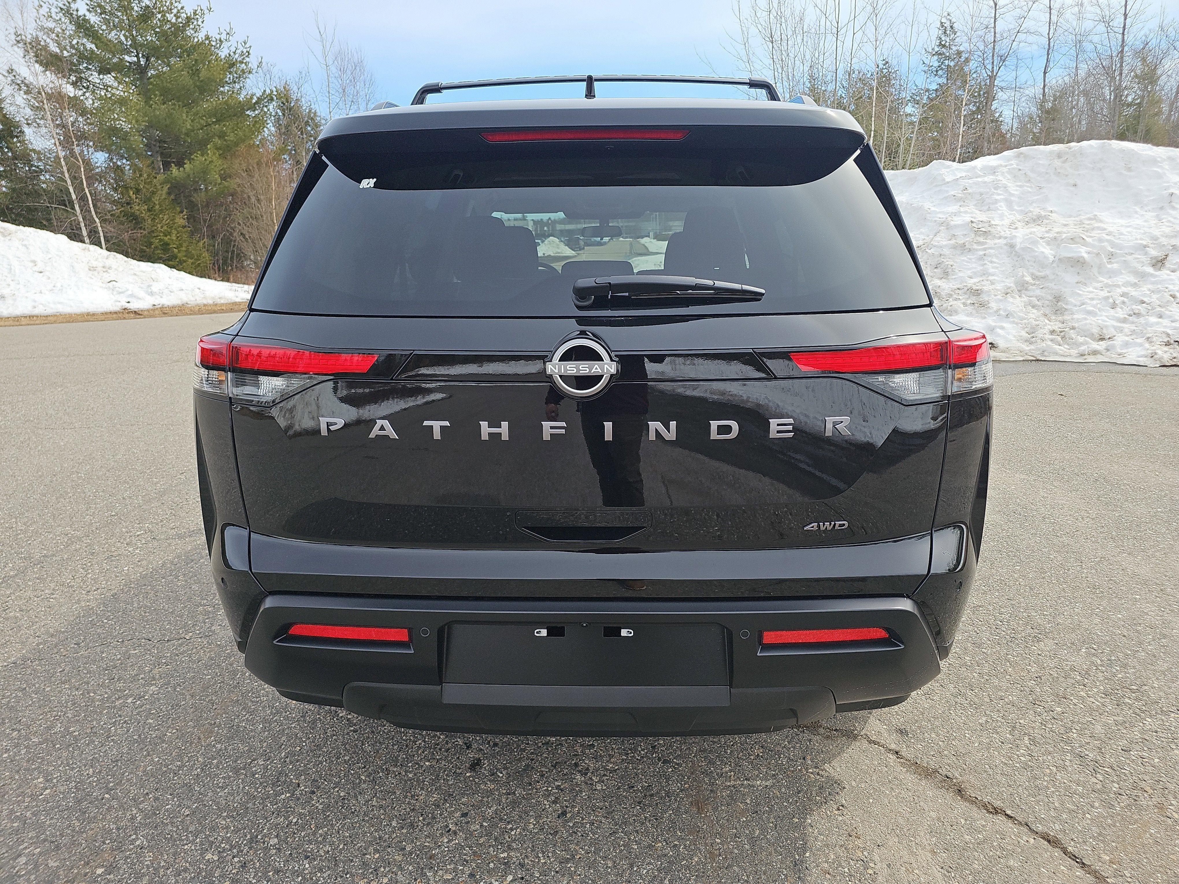 2026 Nissan Pathfinder SV