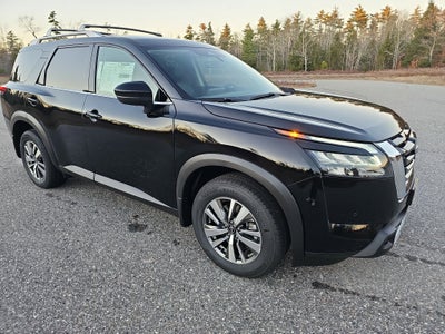 2025 Nissan Pathfinder SL