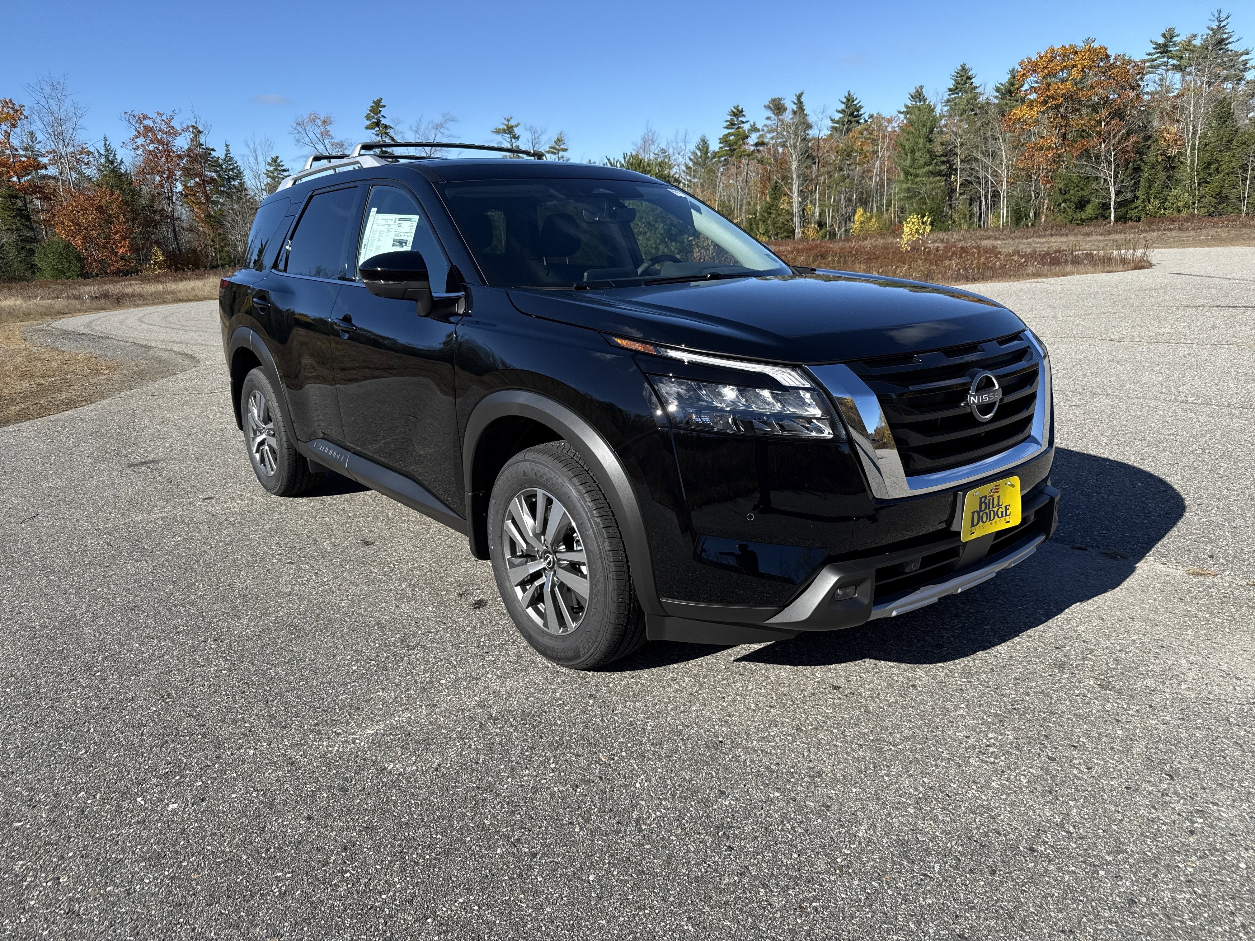 2025 Nissan Pathfinder SL