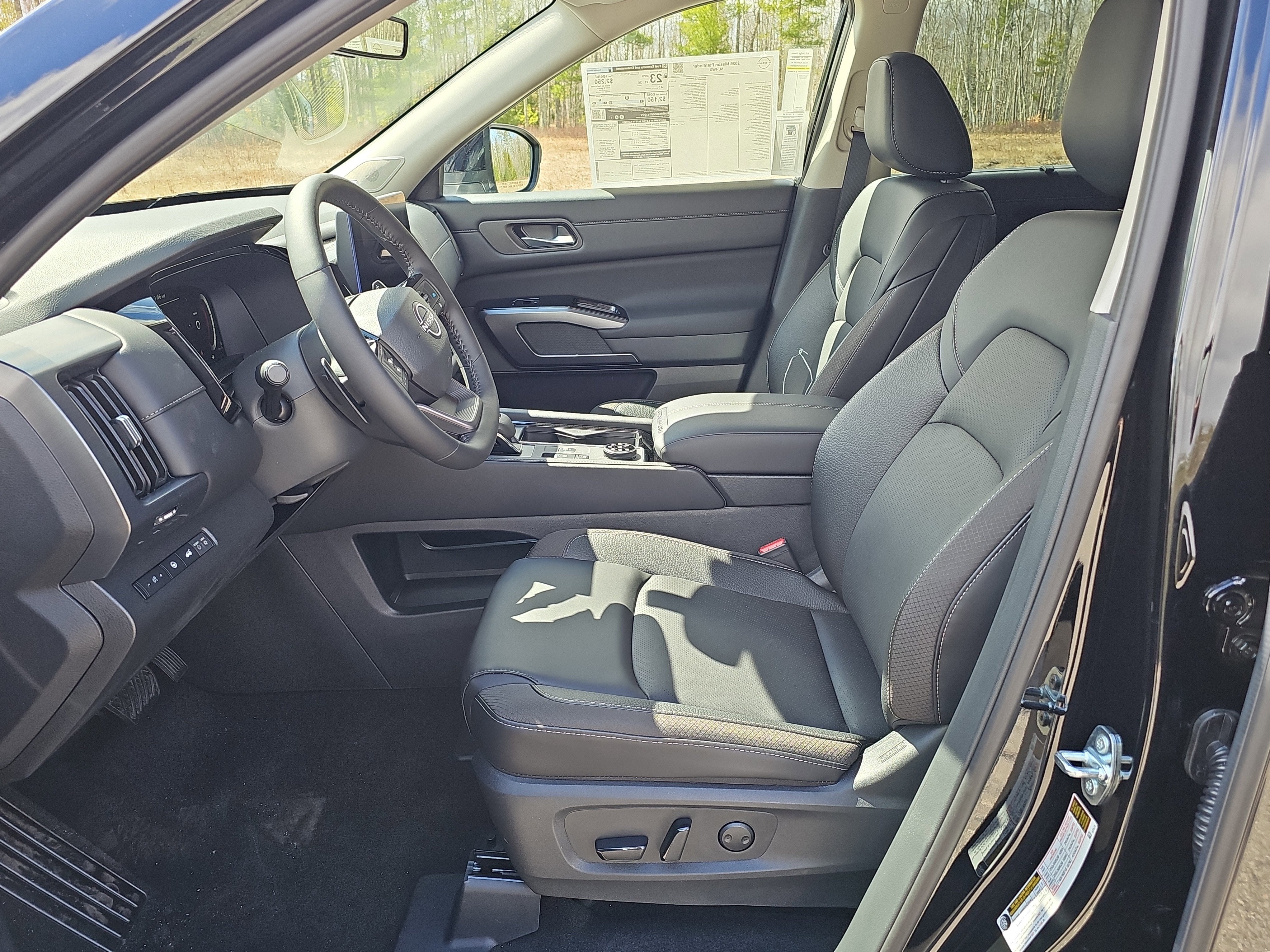 2026 Nissan Pathfinder SL