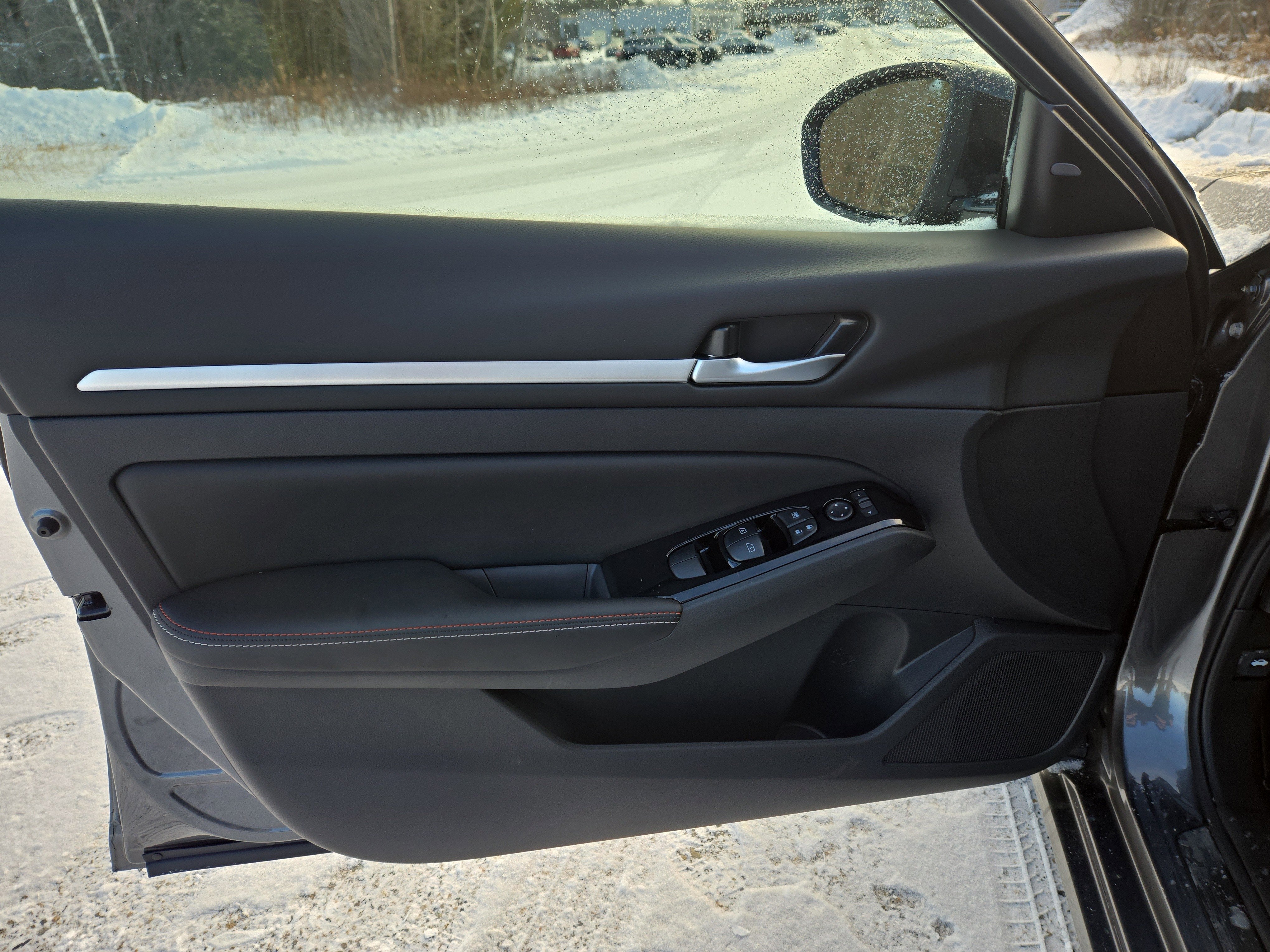 2025 Nissan Altima SR