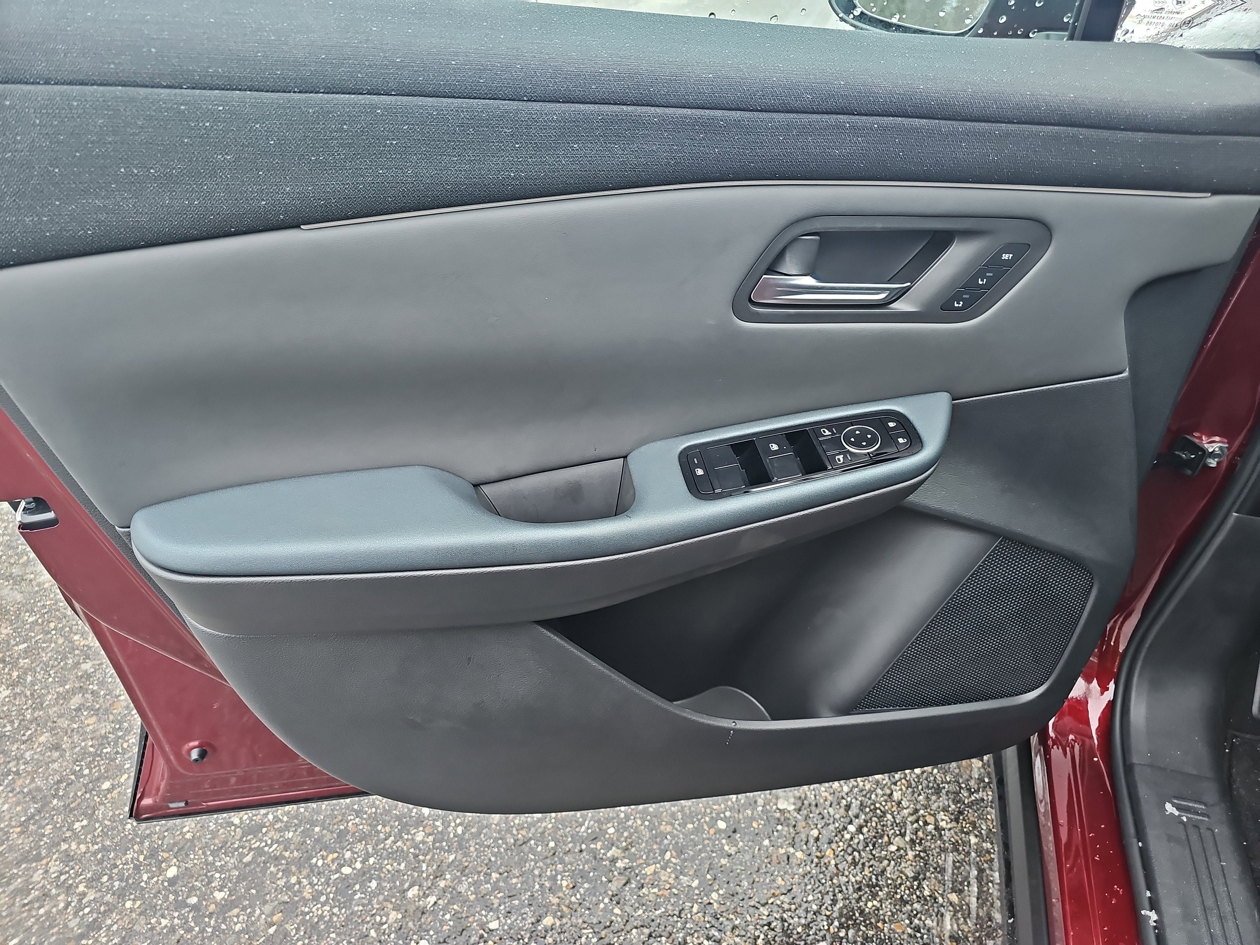 2026 Nissan LEAF PLATINUM+