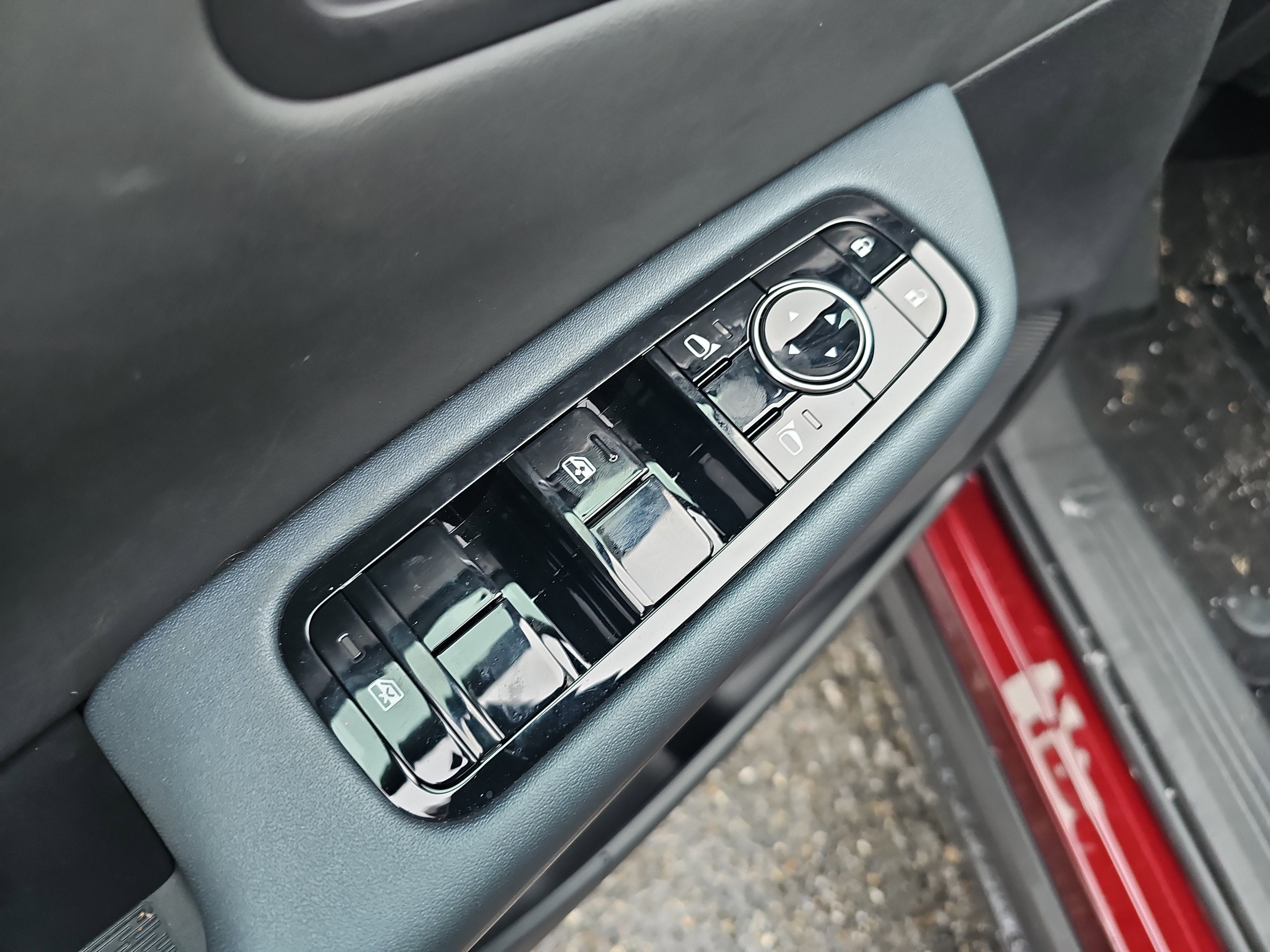 2026 Nissan LEAF PLATINUM+