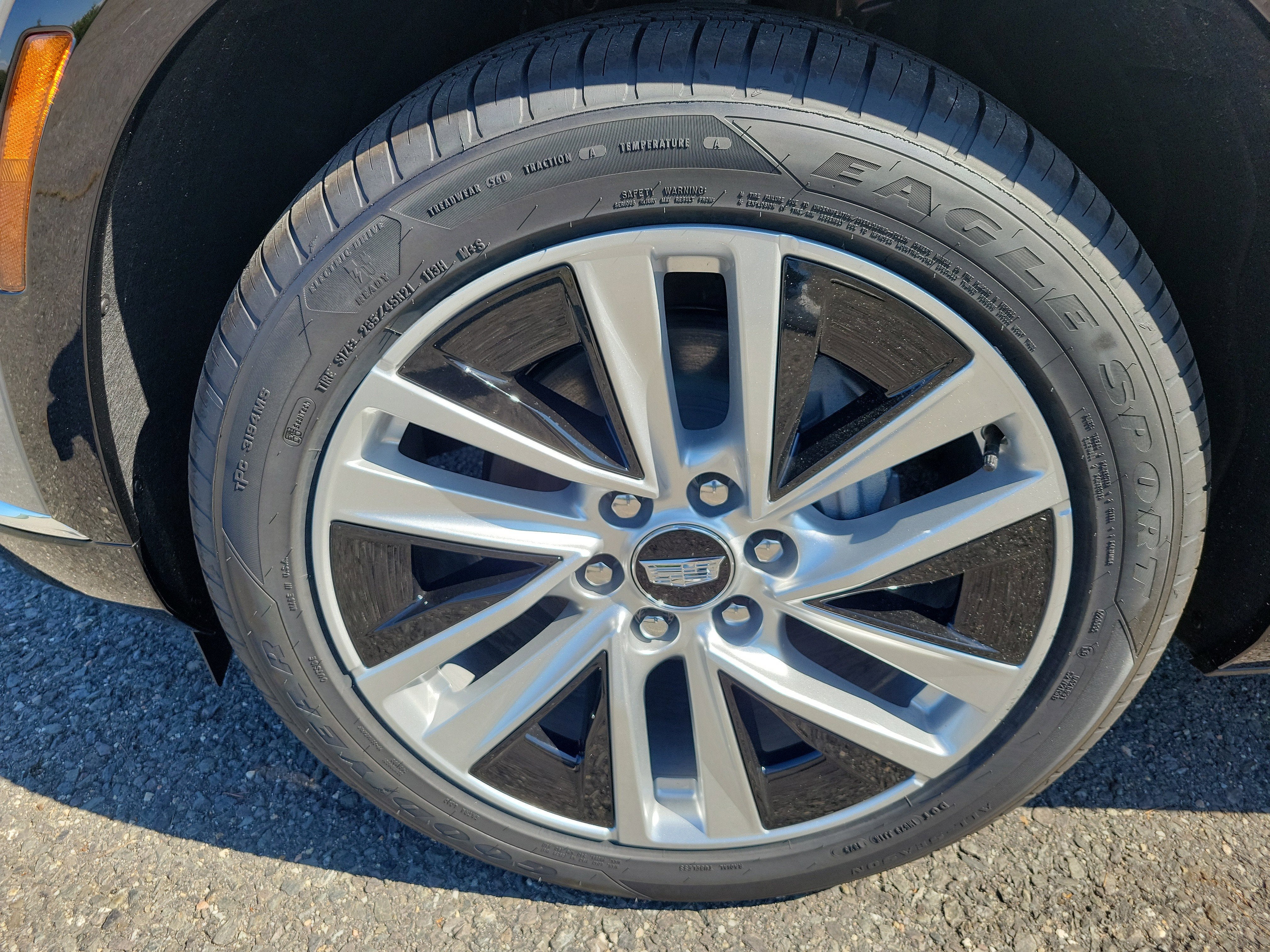 2026 Cadillac VISTIQ Luxury