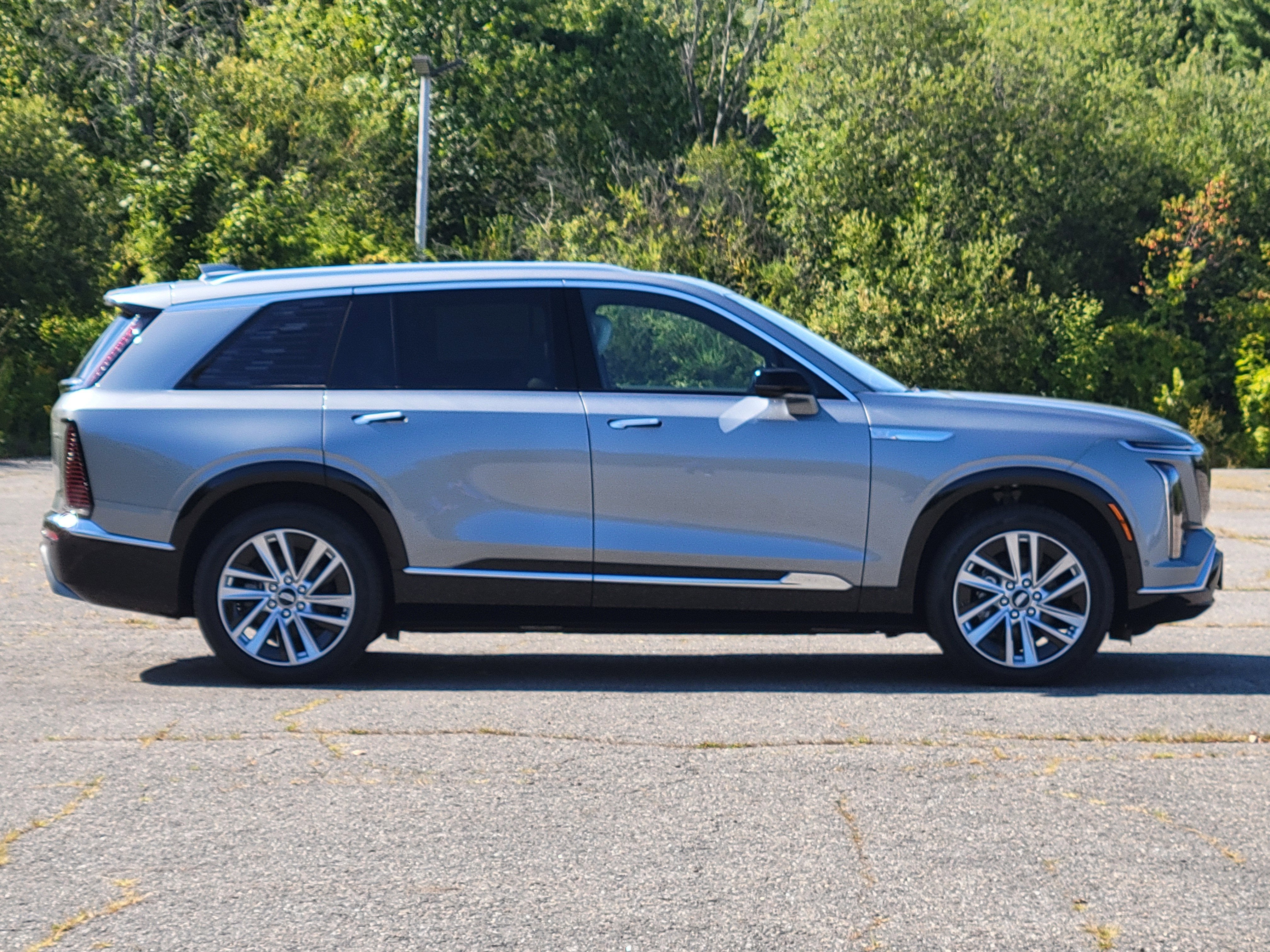 2026 Cadillac VISTIQ Luxury