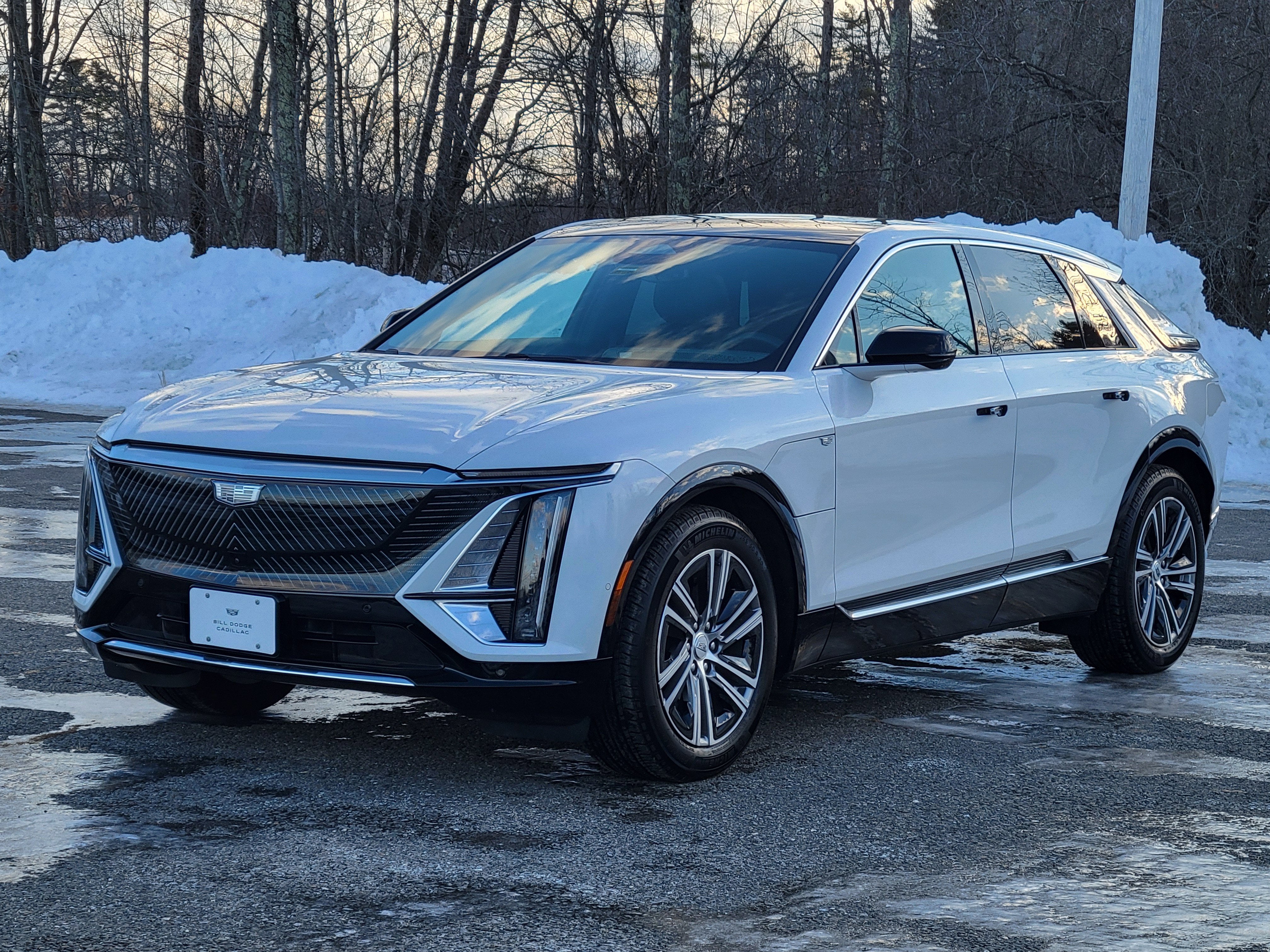 2025 Cadillac LYRIQ Luxury 1