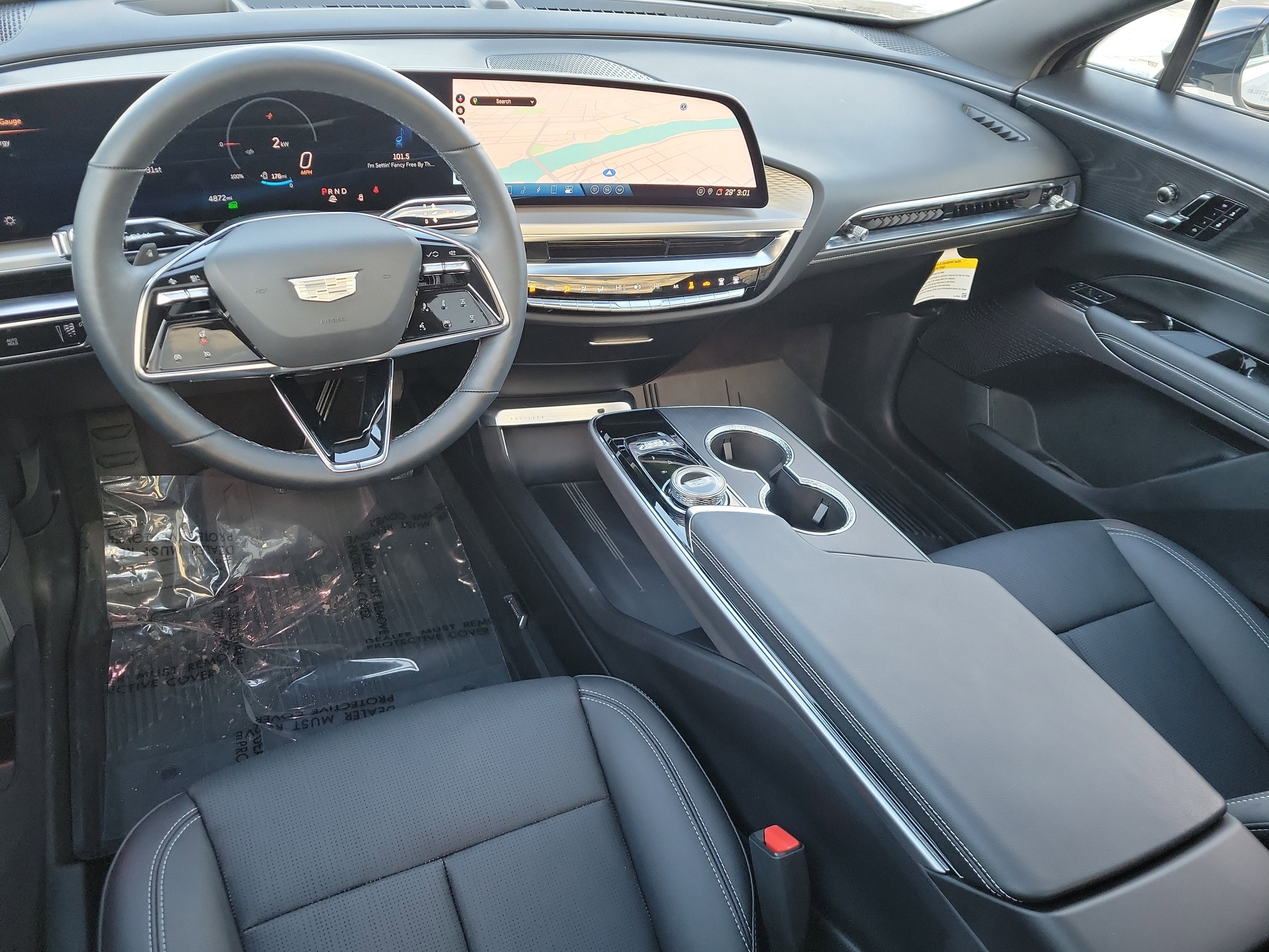 2025 Cadillac LYRIQ Luxury 1