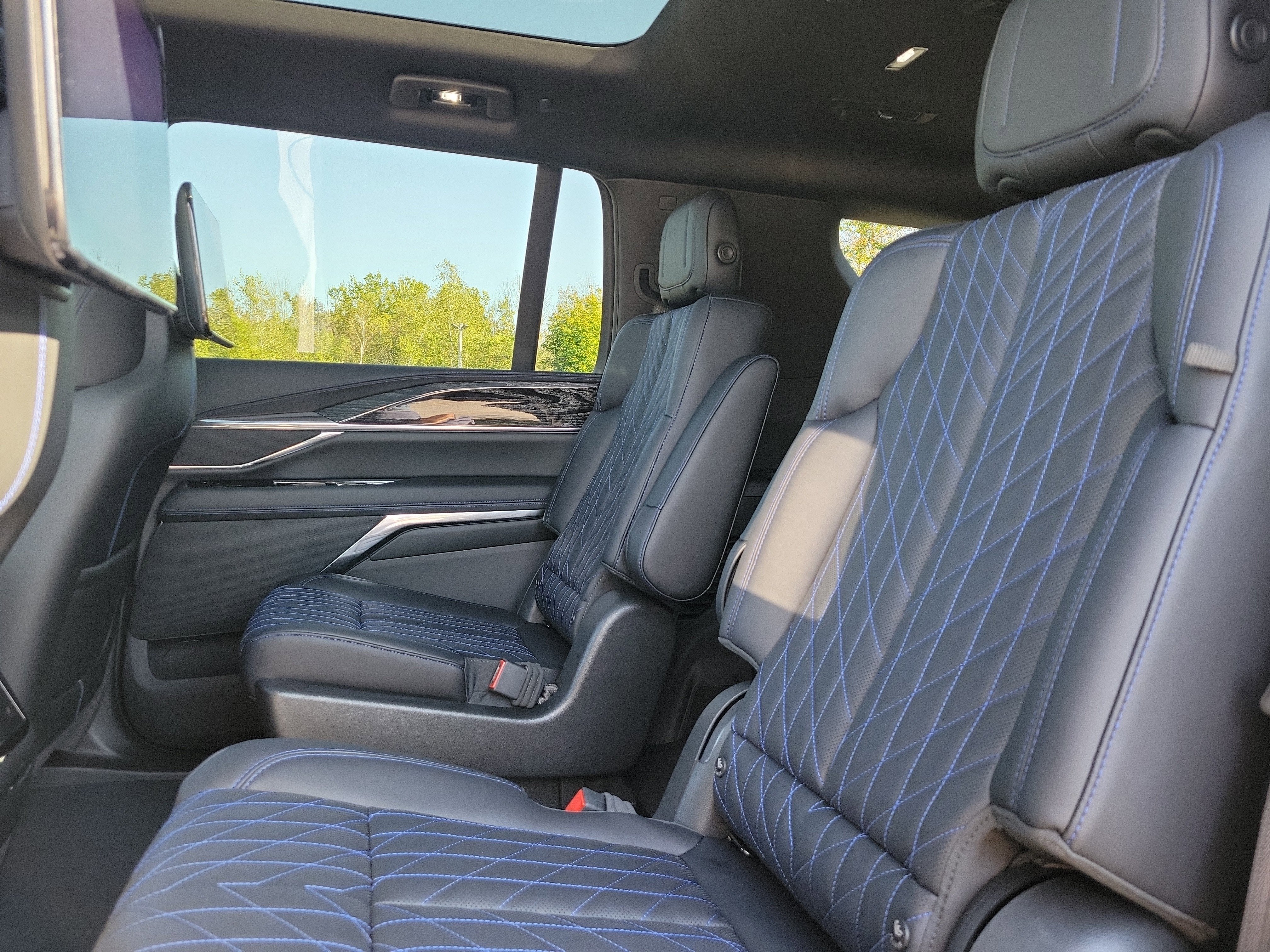 2026 Cadillac ESCALADE IQL Sport